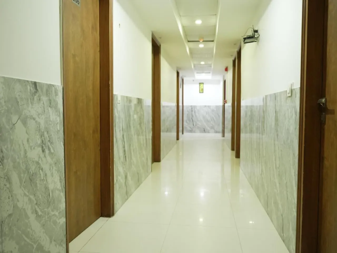 Hotel Modesty#Delhi Near By IGI Airport