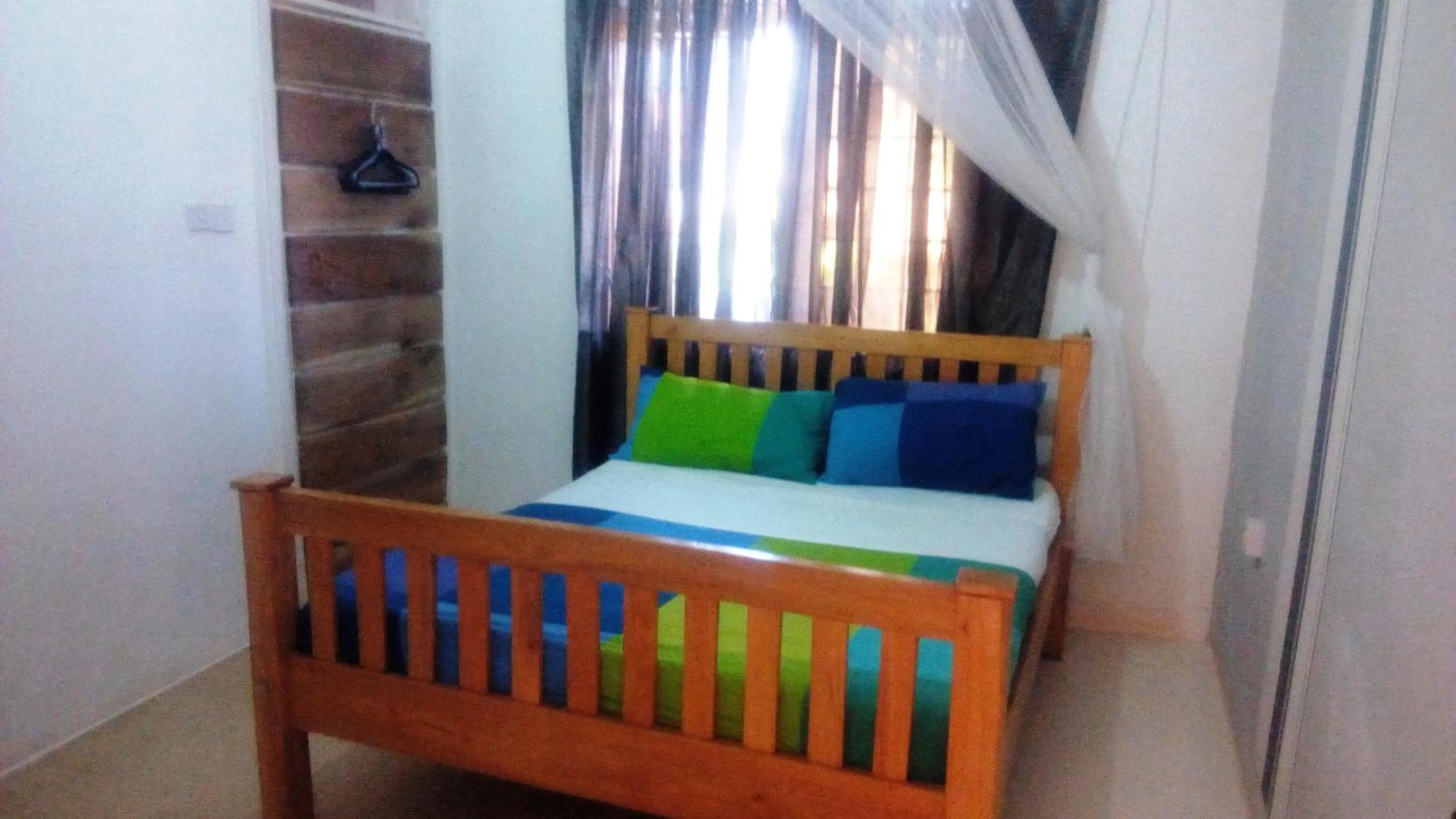 Bed in Egg Botanical View