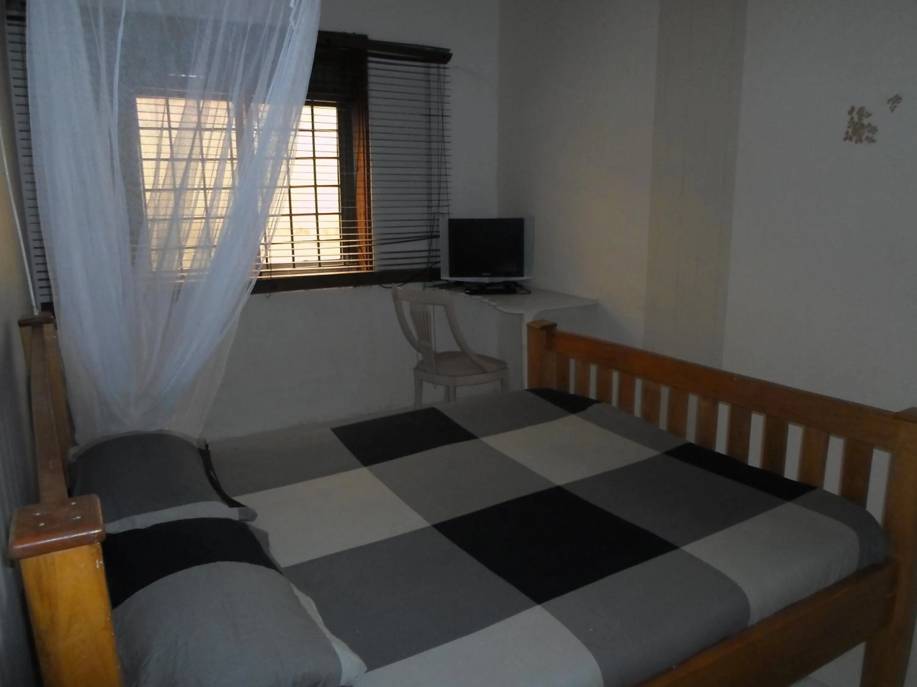 Day, Bed in Egg Botanical View