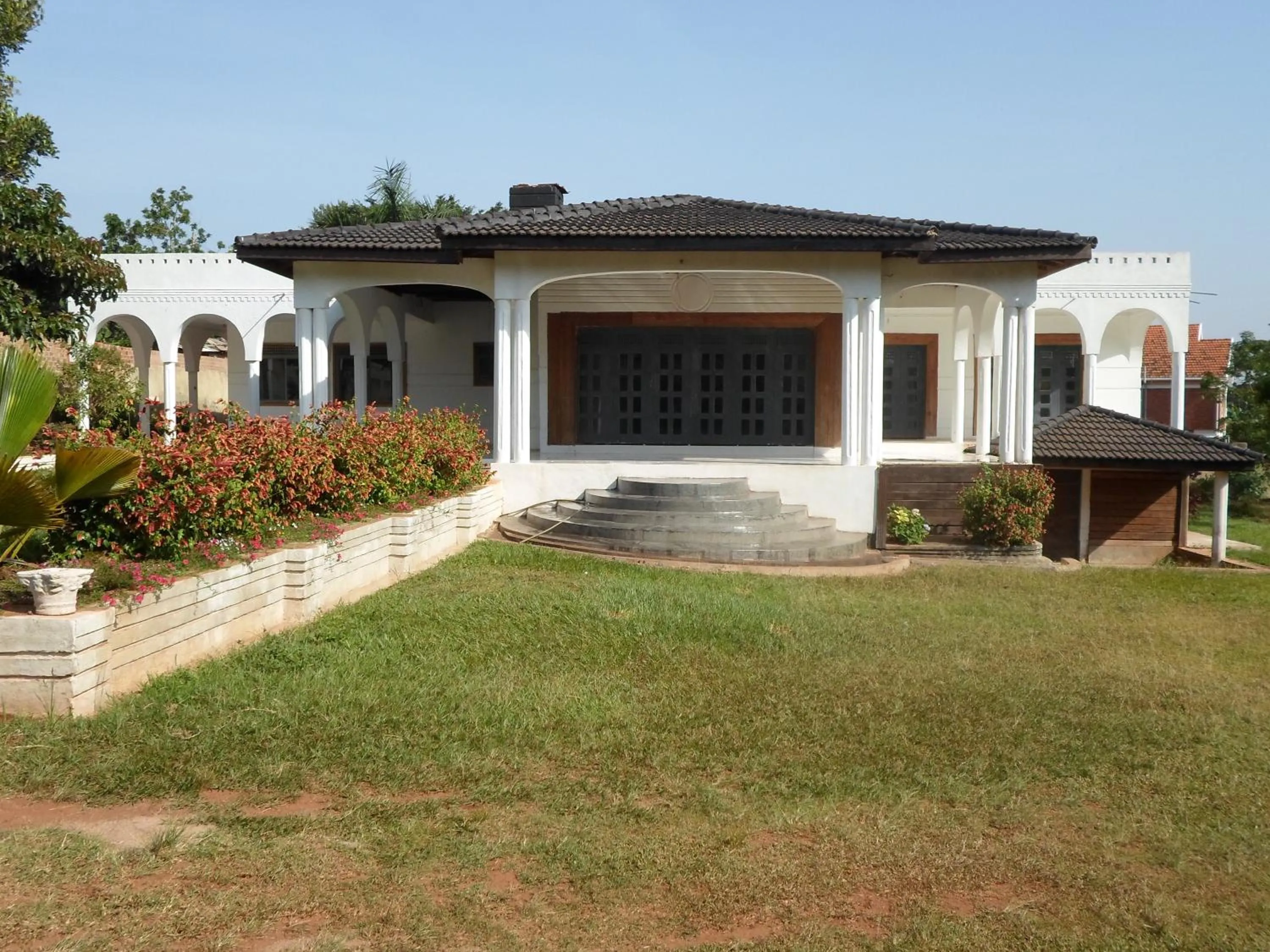 Property building in Egg Botanical View