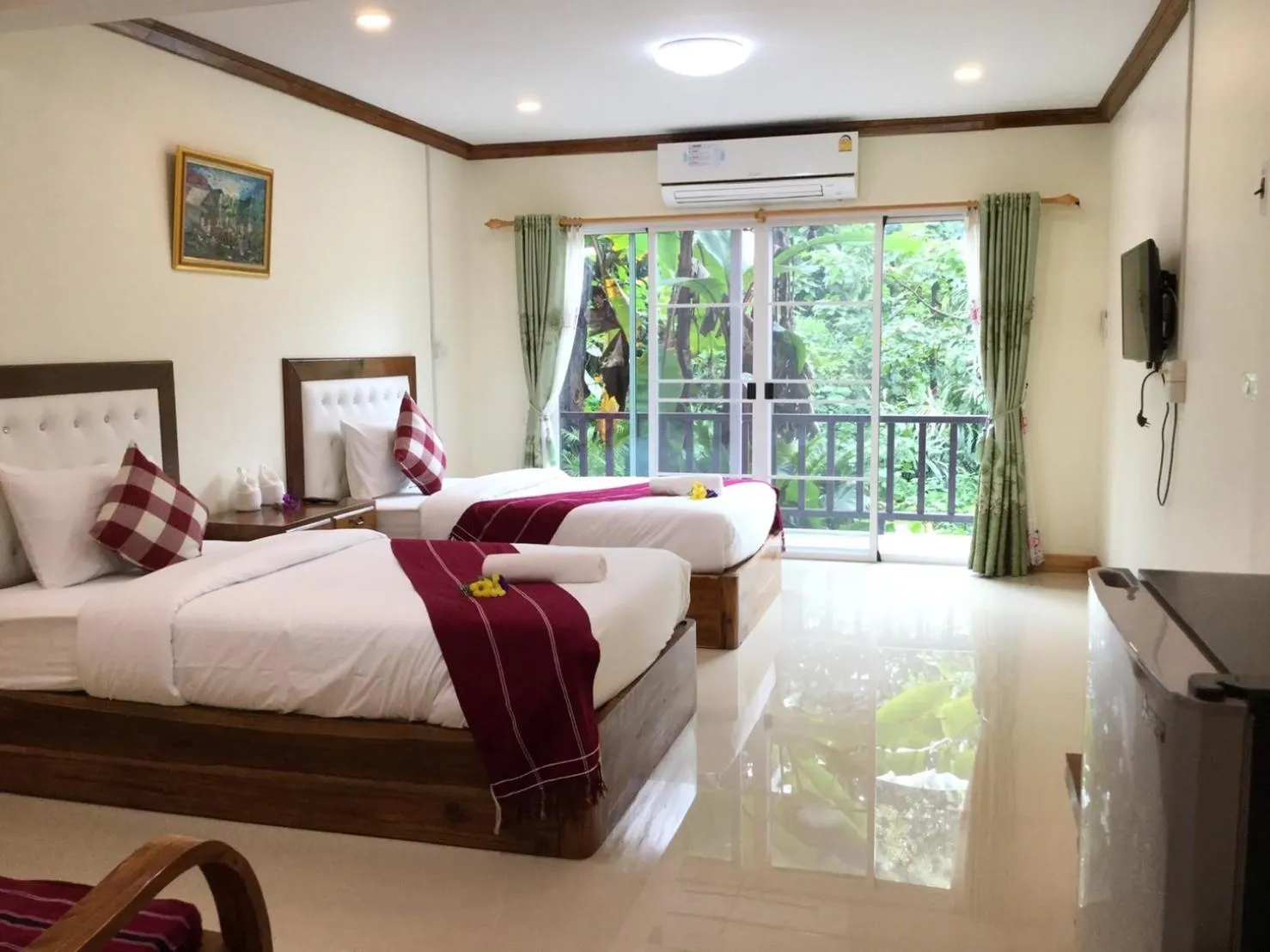 Bed in Mitkhoonyoum Hotel