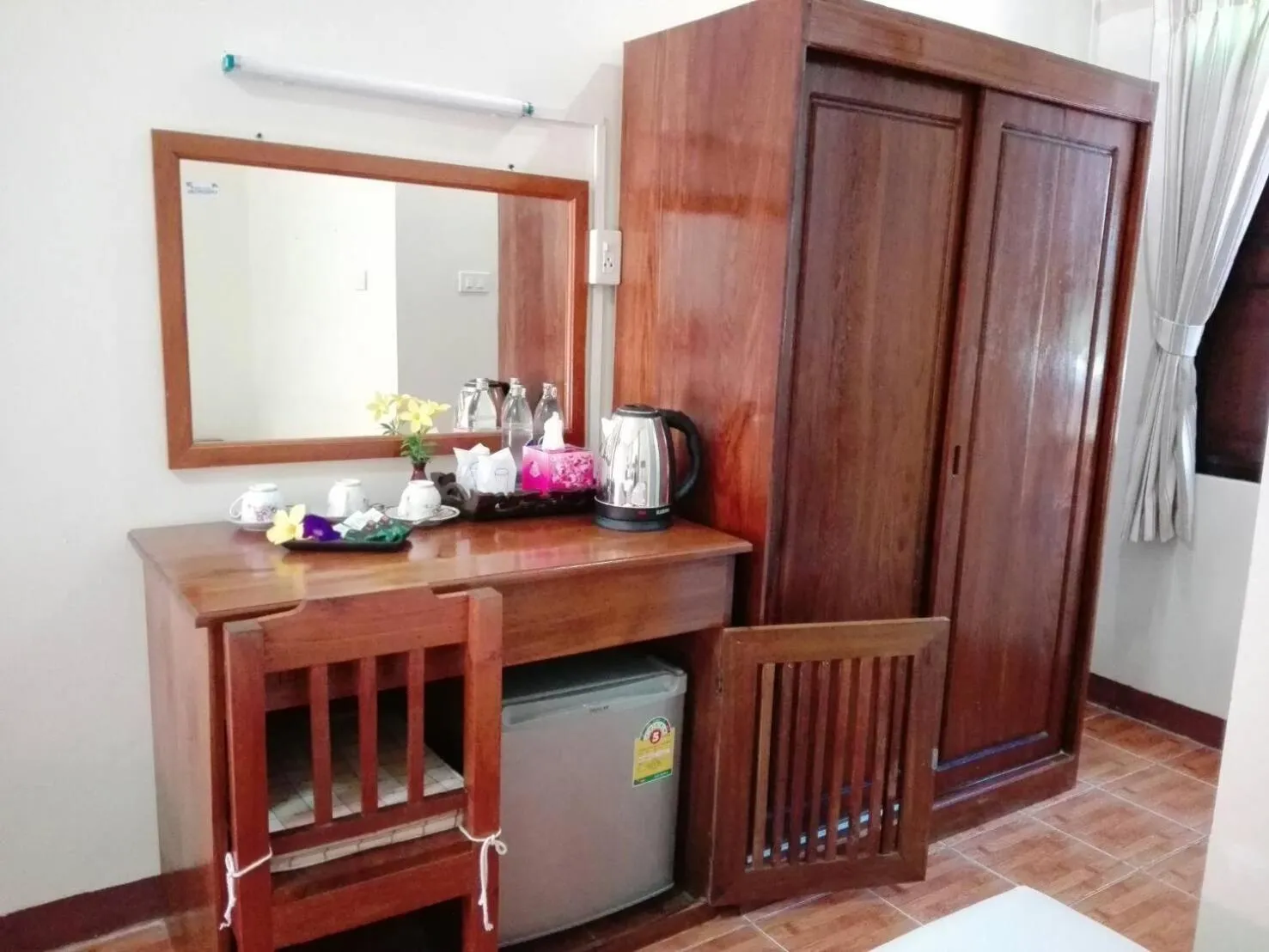 Photo of the whole room in Mitkhoonyoum Hotel