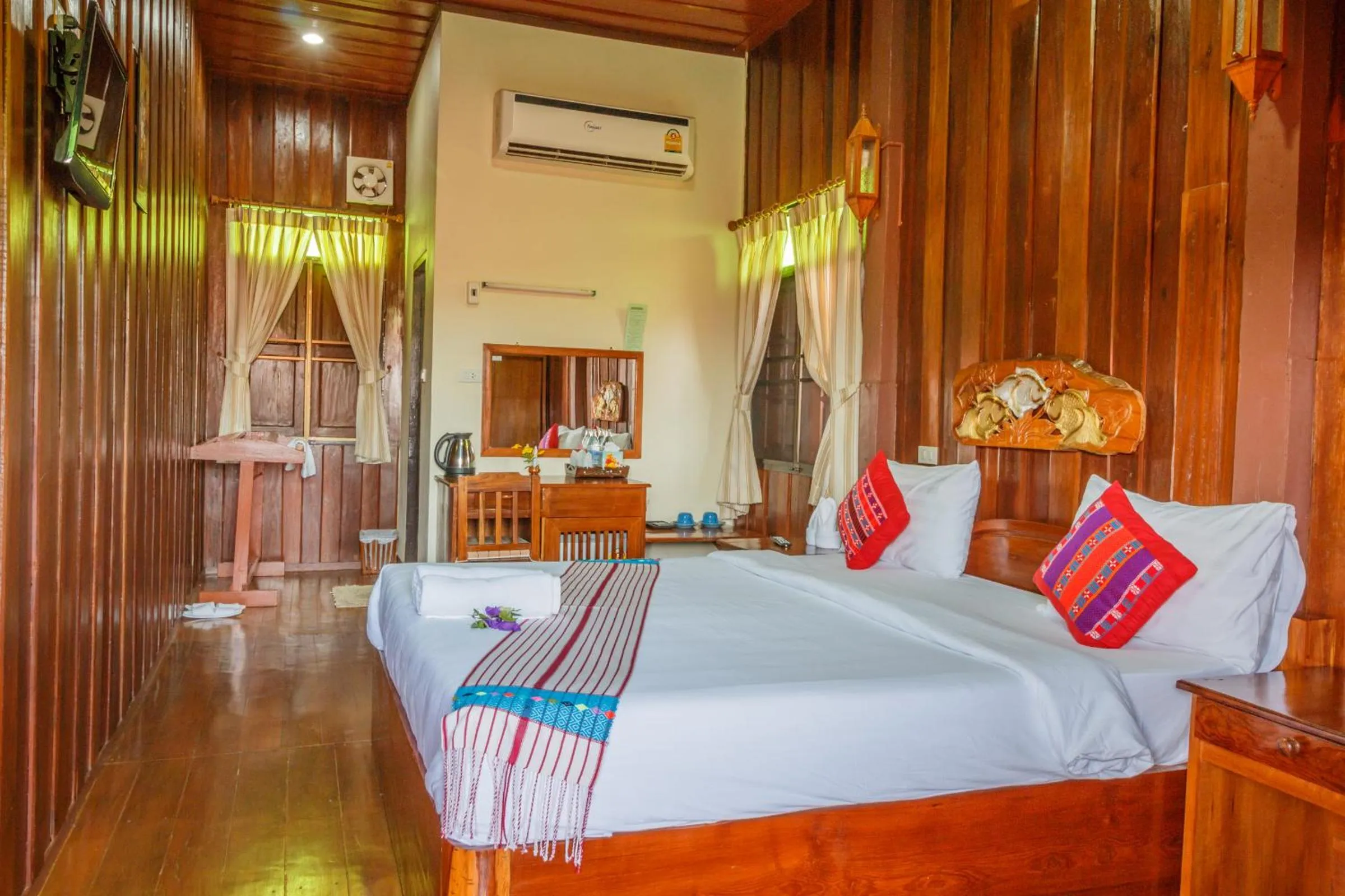 Bed in Mitkhoonyoum Hotel