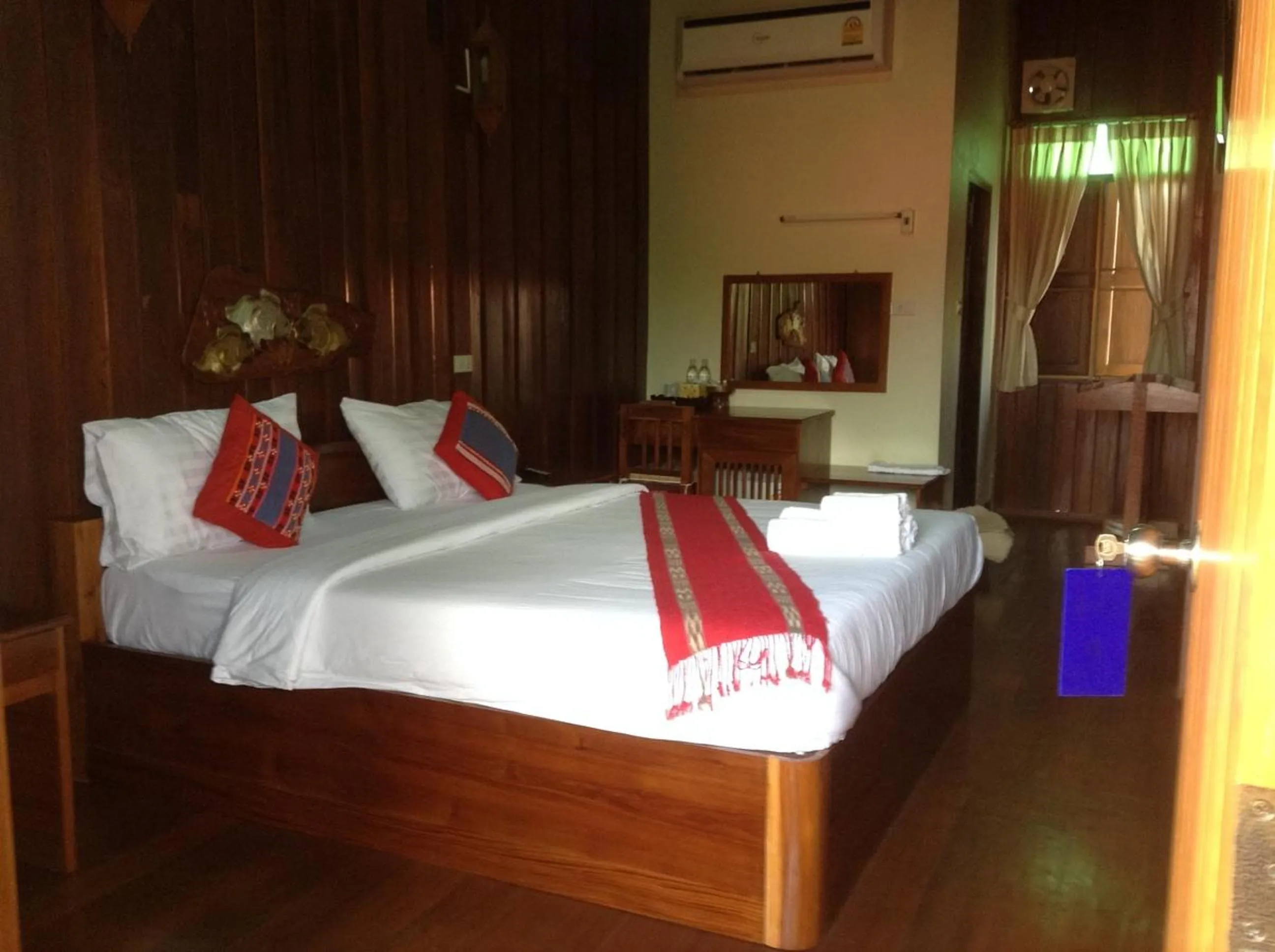 Photo of the whole room, Bed in Mitkhoonyoum Hotel