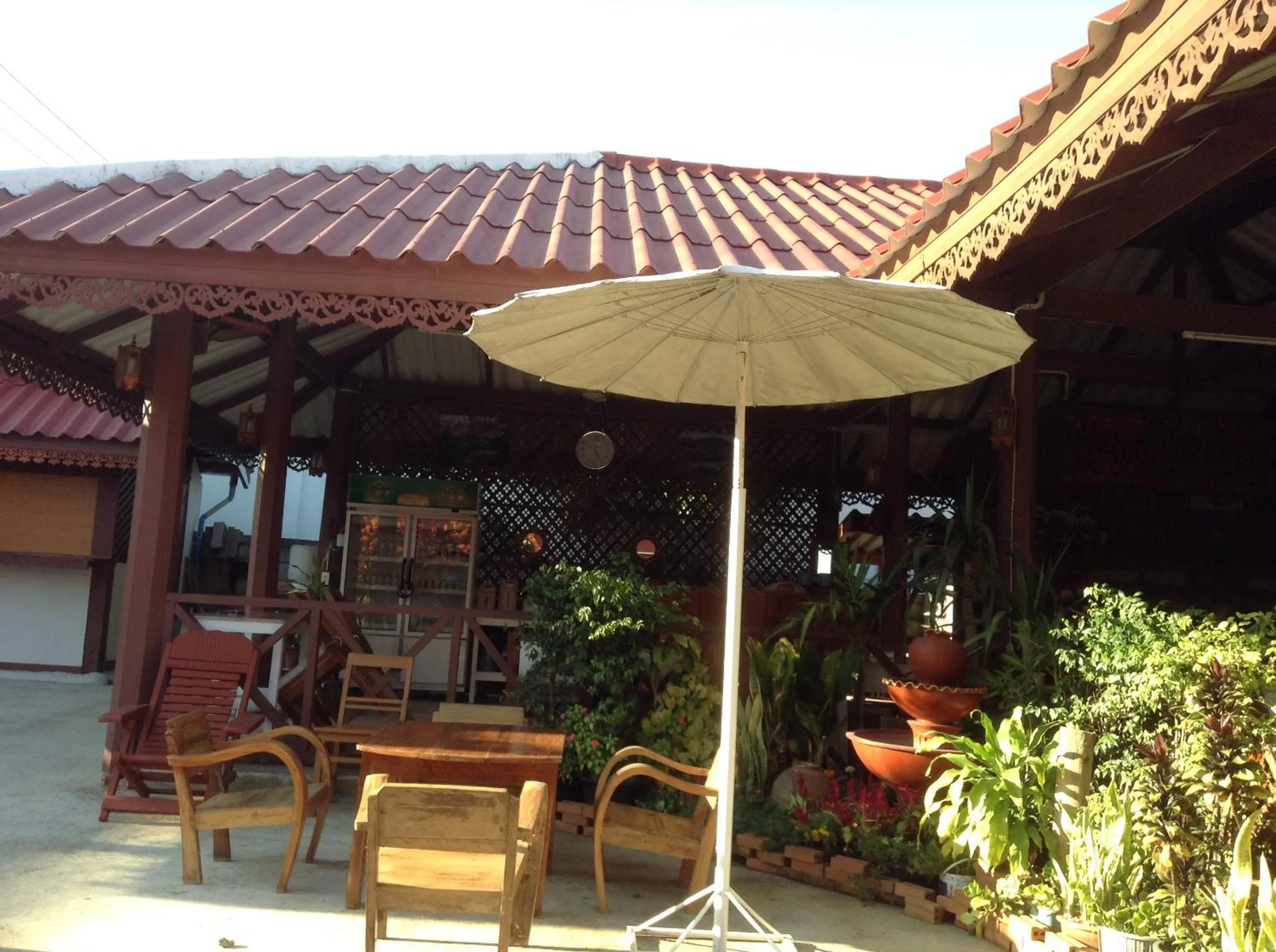 Restaurant/places to eat in Mitkhoonyoum Hotel