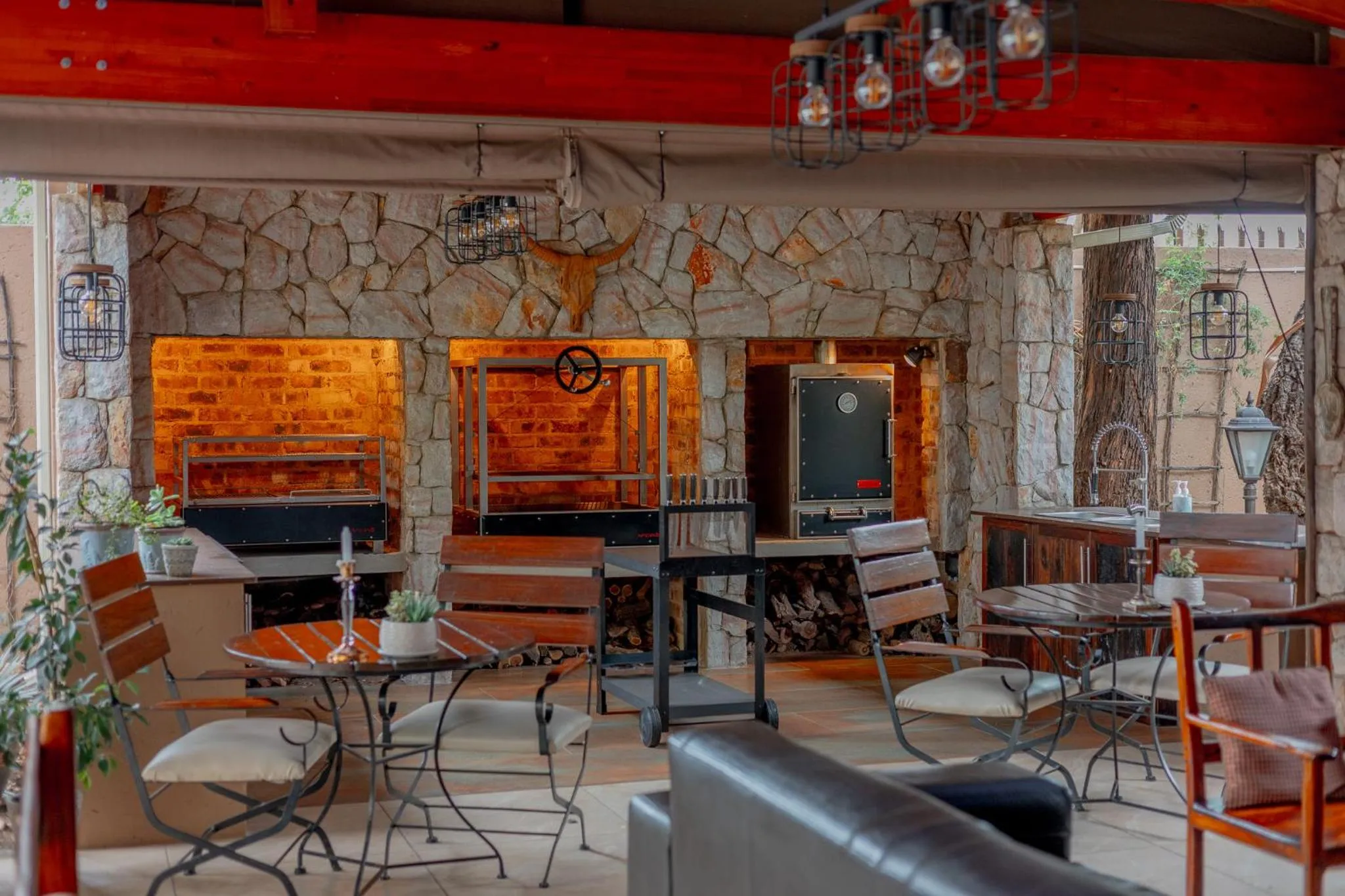 Restaurant/places to eat in Afrique Boutique Hotel O.R. Tambo