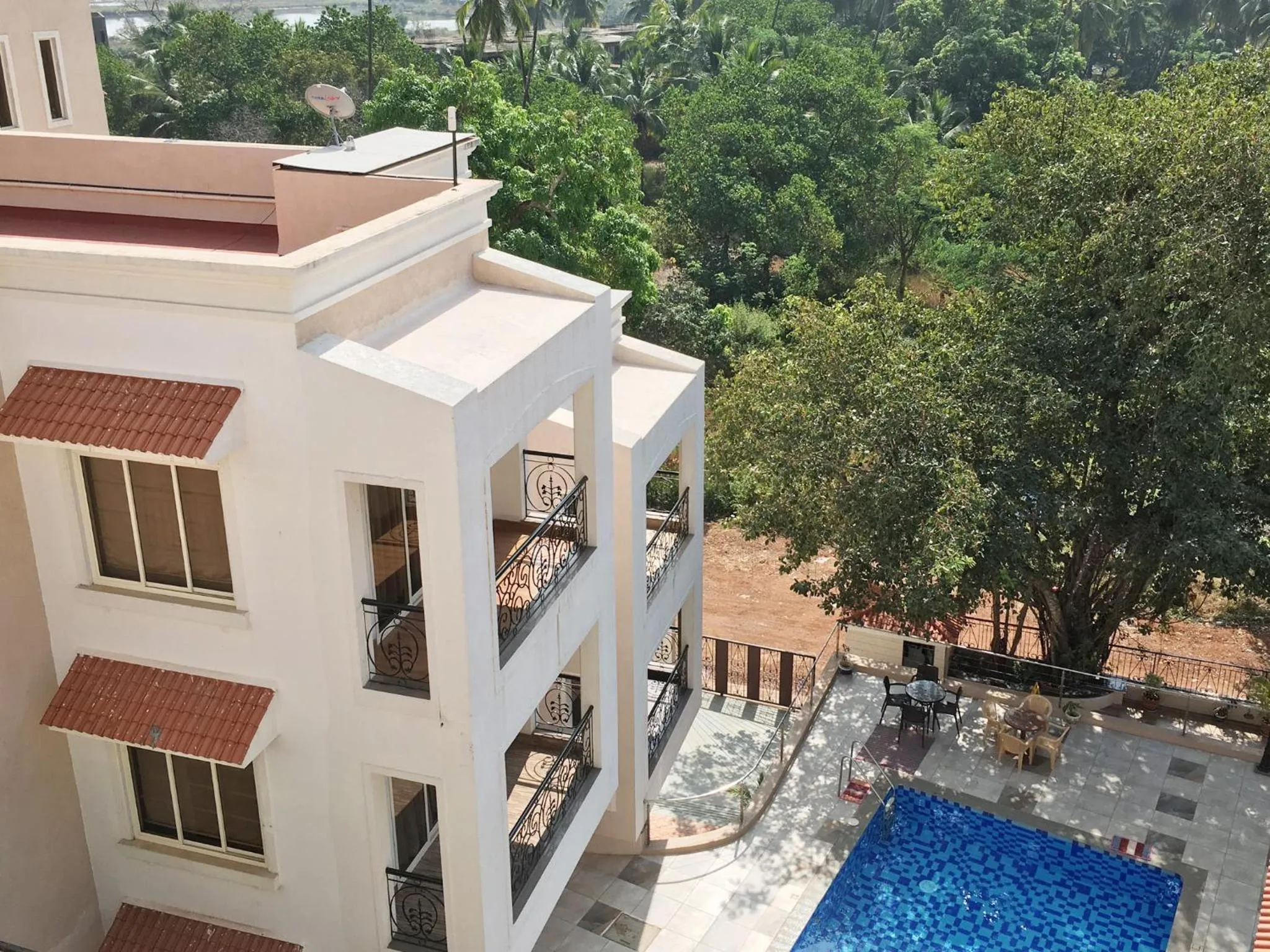 Property building in La Vida Studio Inn Baga- Goa- By Lords Hotels and Resorts