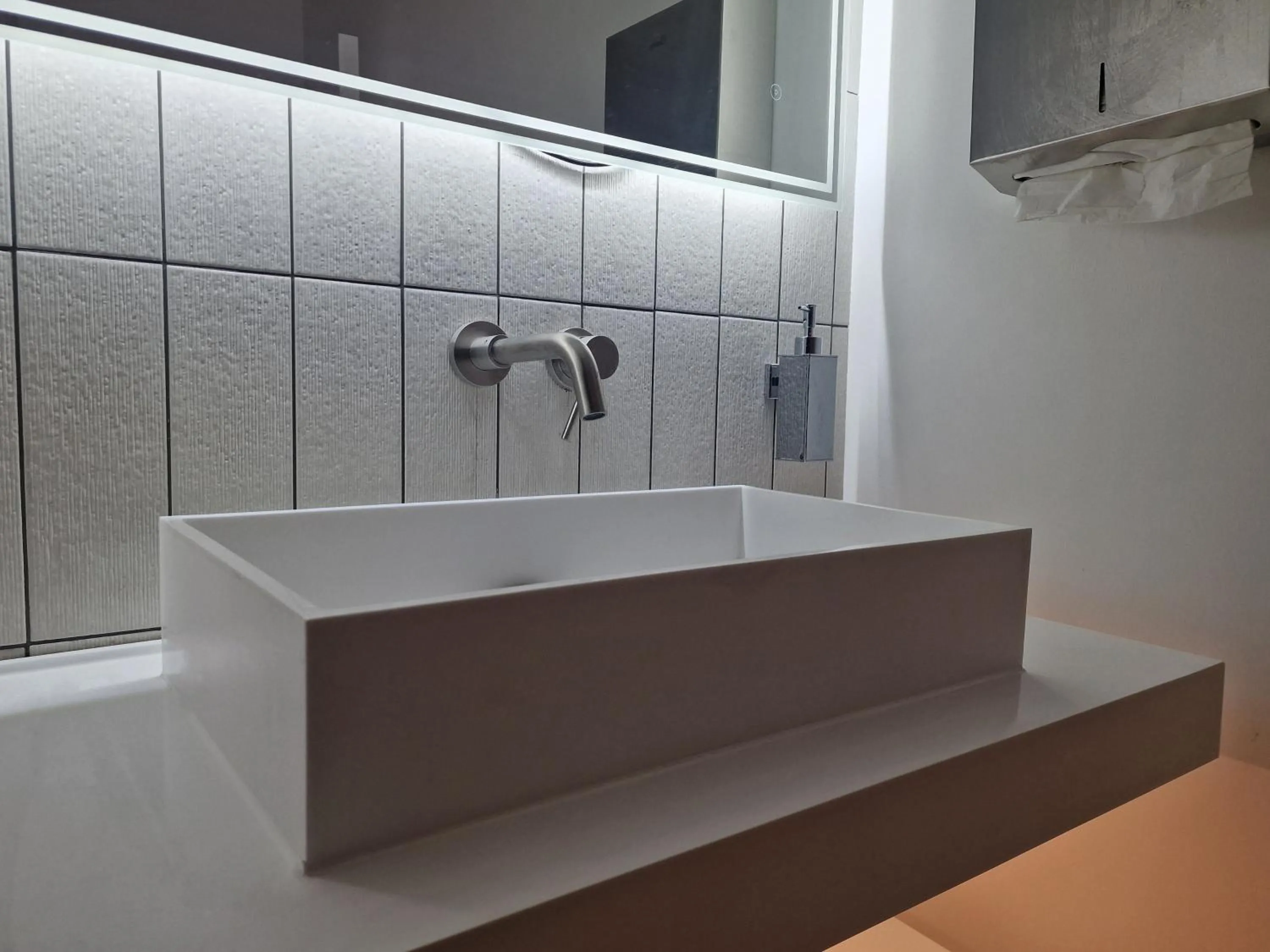 Shower in Beautiful Rooms, The London Collection