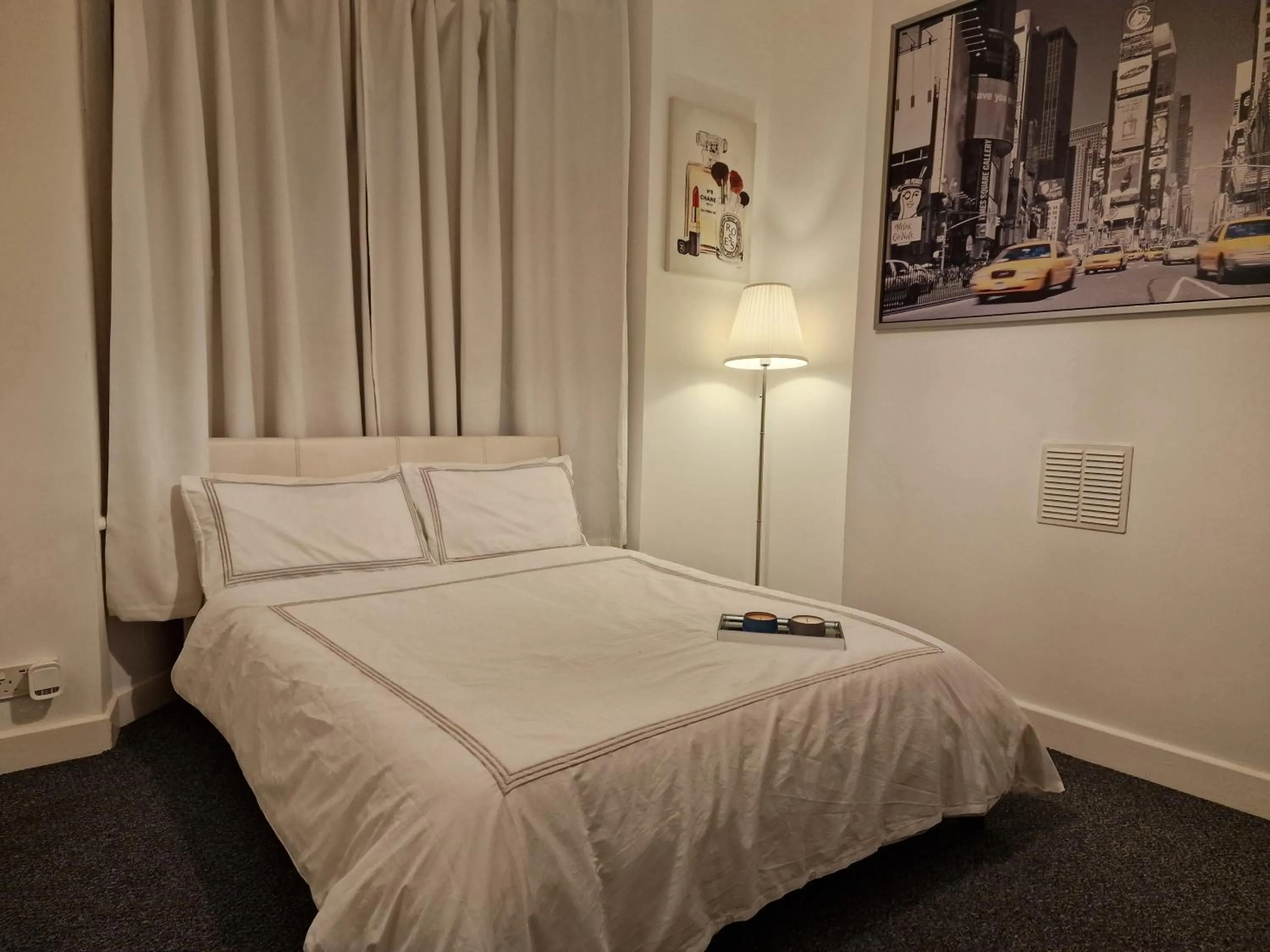 Bed in Beautiful Rooms, The London Collection