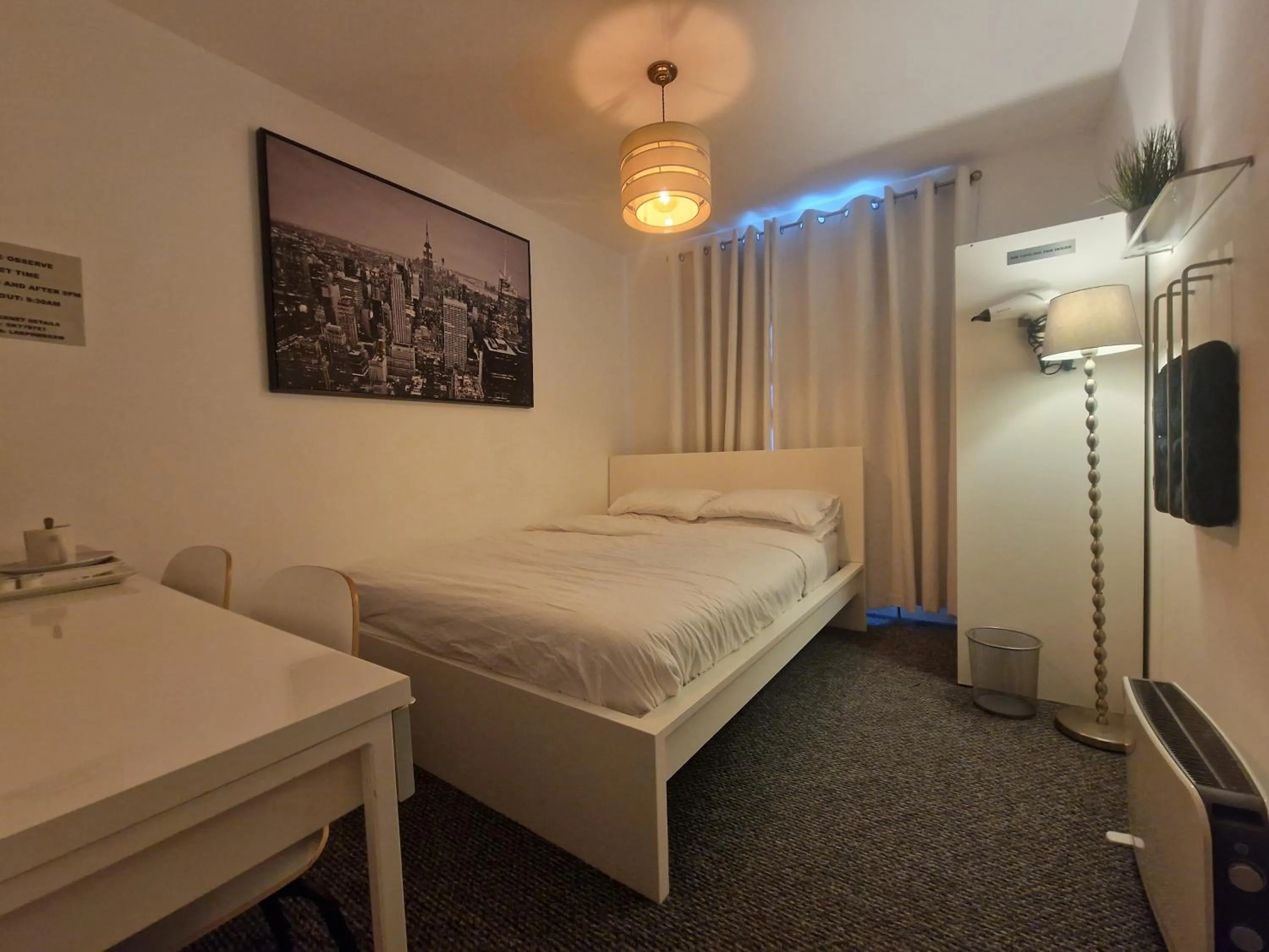 Bed in Beautiful Rooms, The London Collection