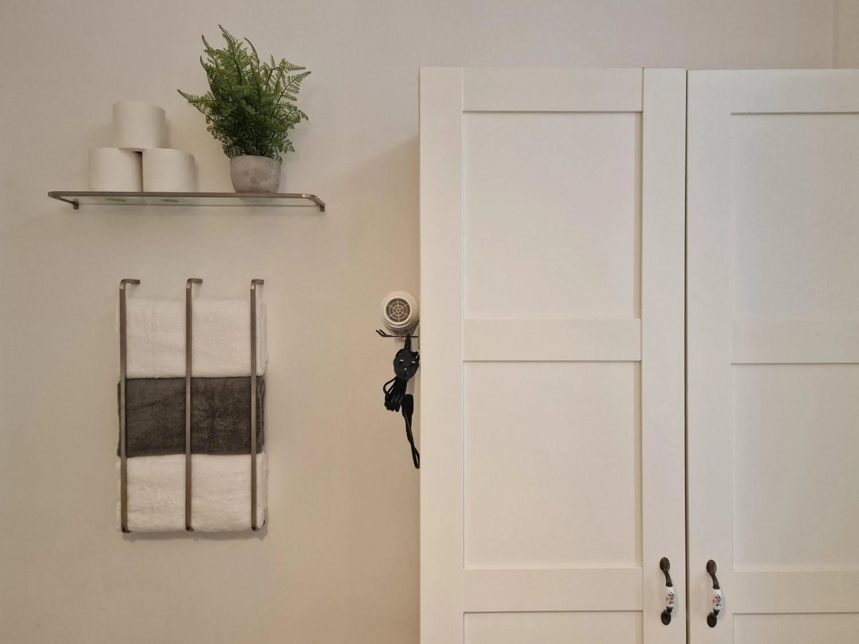 Decorative detail in Beautiful Rooms, The London Collection