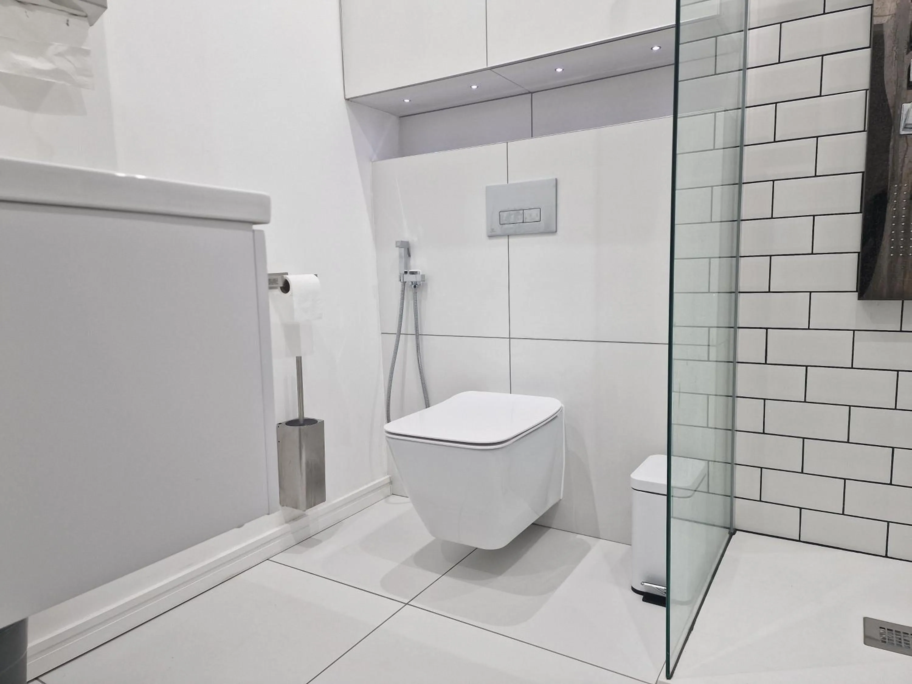Shower in Beautiful Rooms, The London Collection