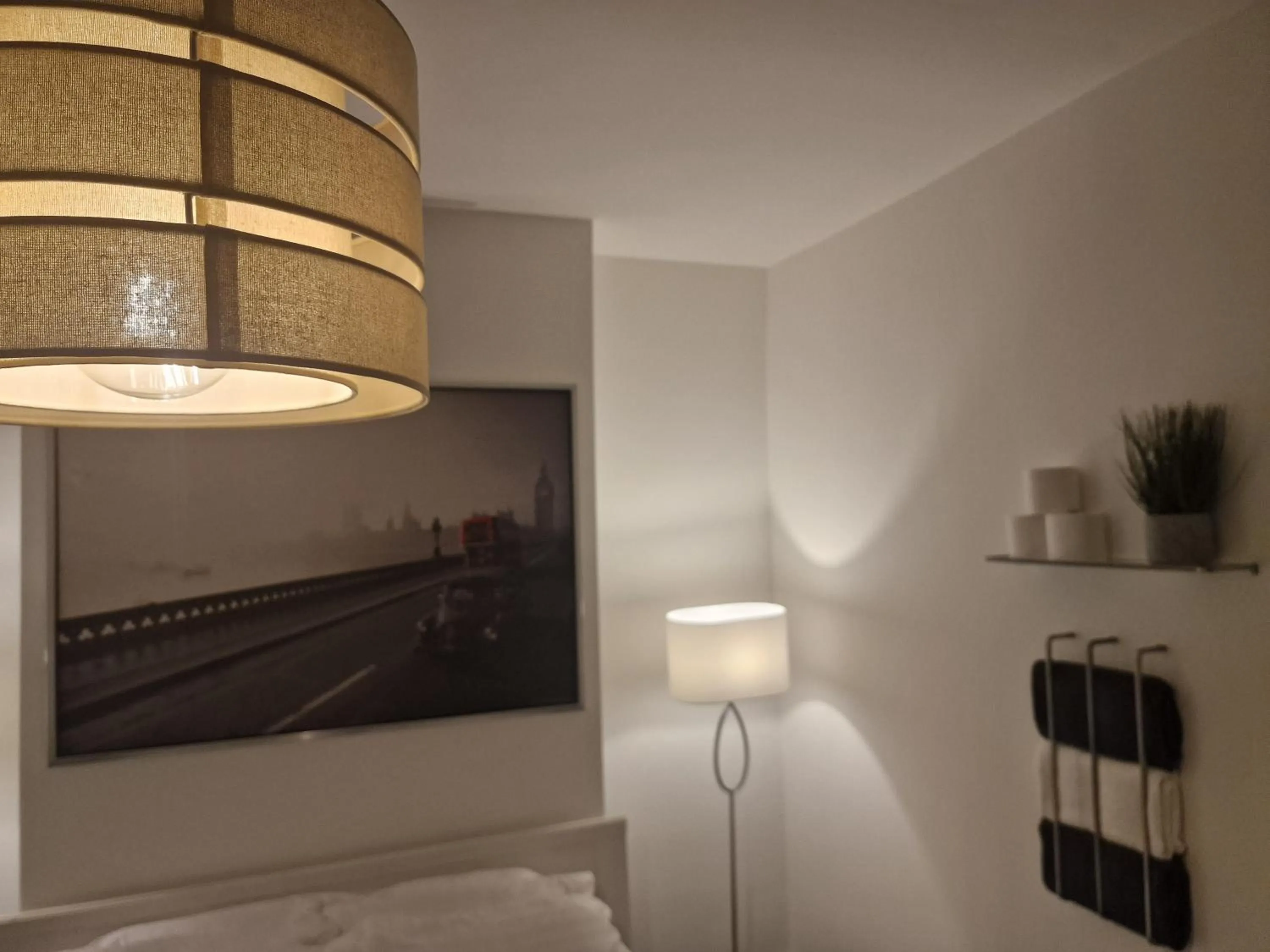 Decorative detail, Bed in Beautiful Rooms, The London Collection