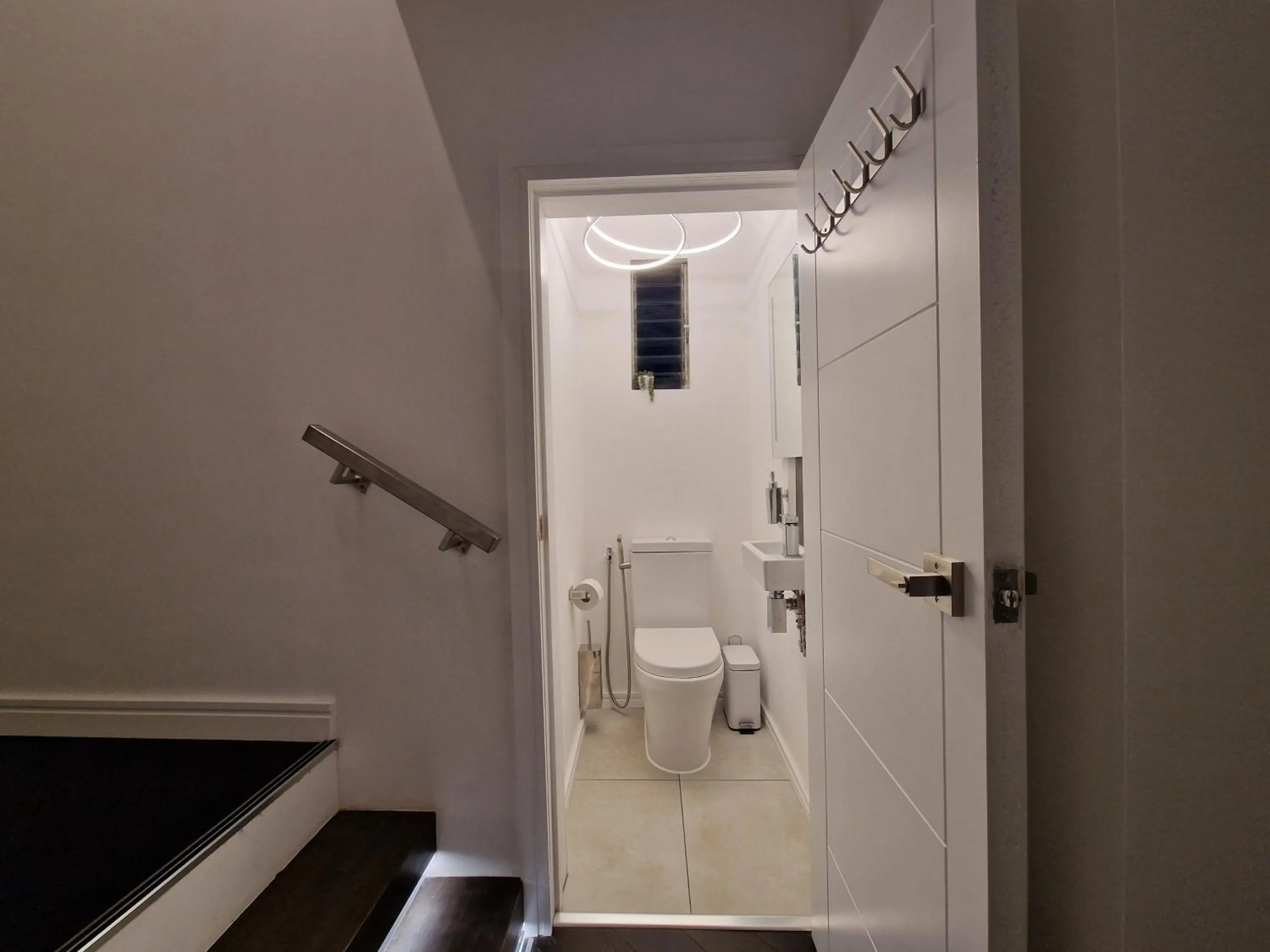 Toilet in Beautiful Rooms, The London Collection