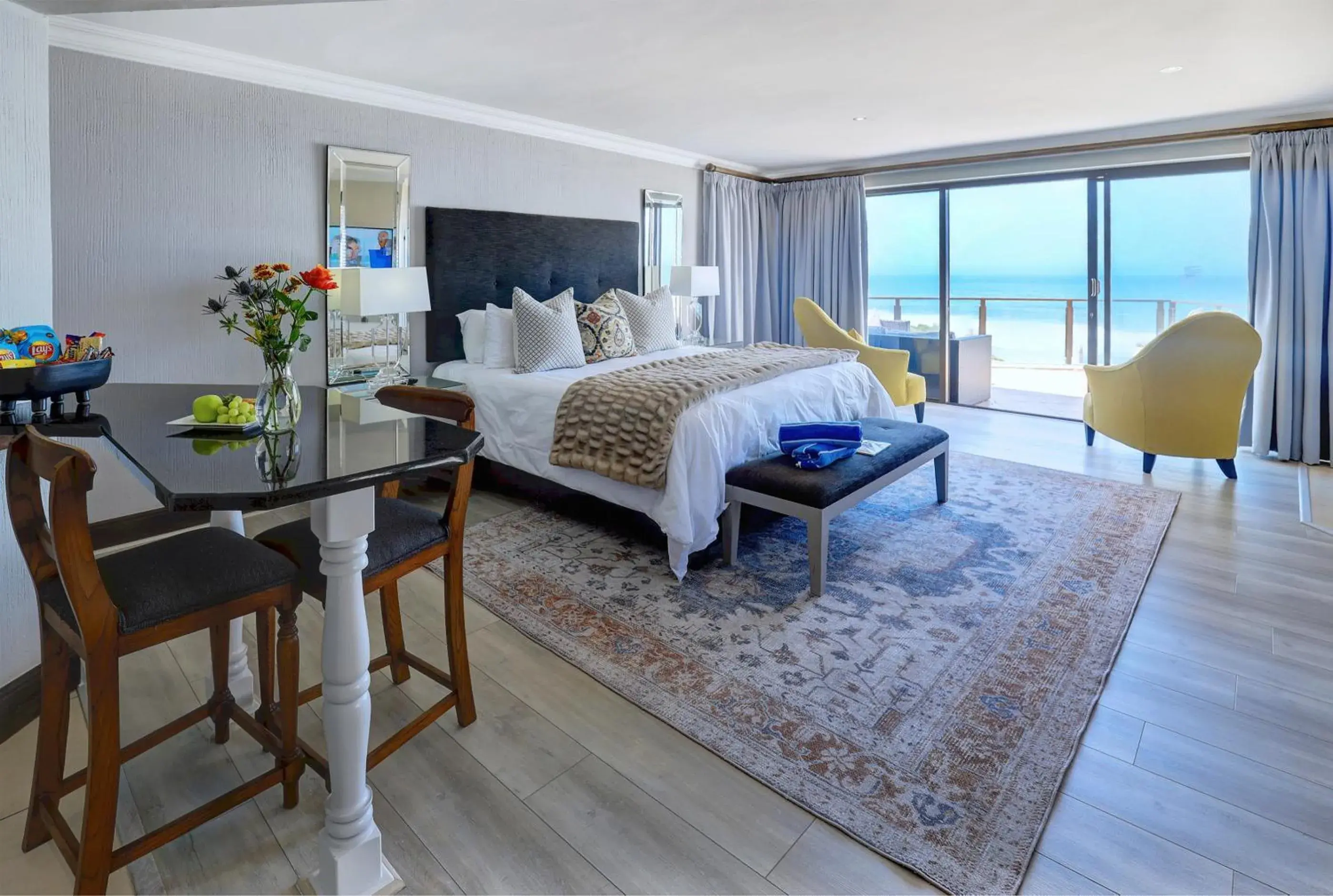 Presidential Suite 5 - single occupancy in African Oceans Manor on the Beach Presidential Suite 5 - single occupancy in African Oceans Manor on the Beach