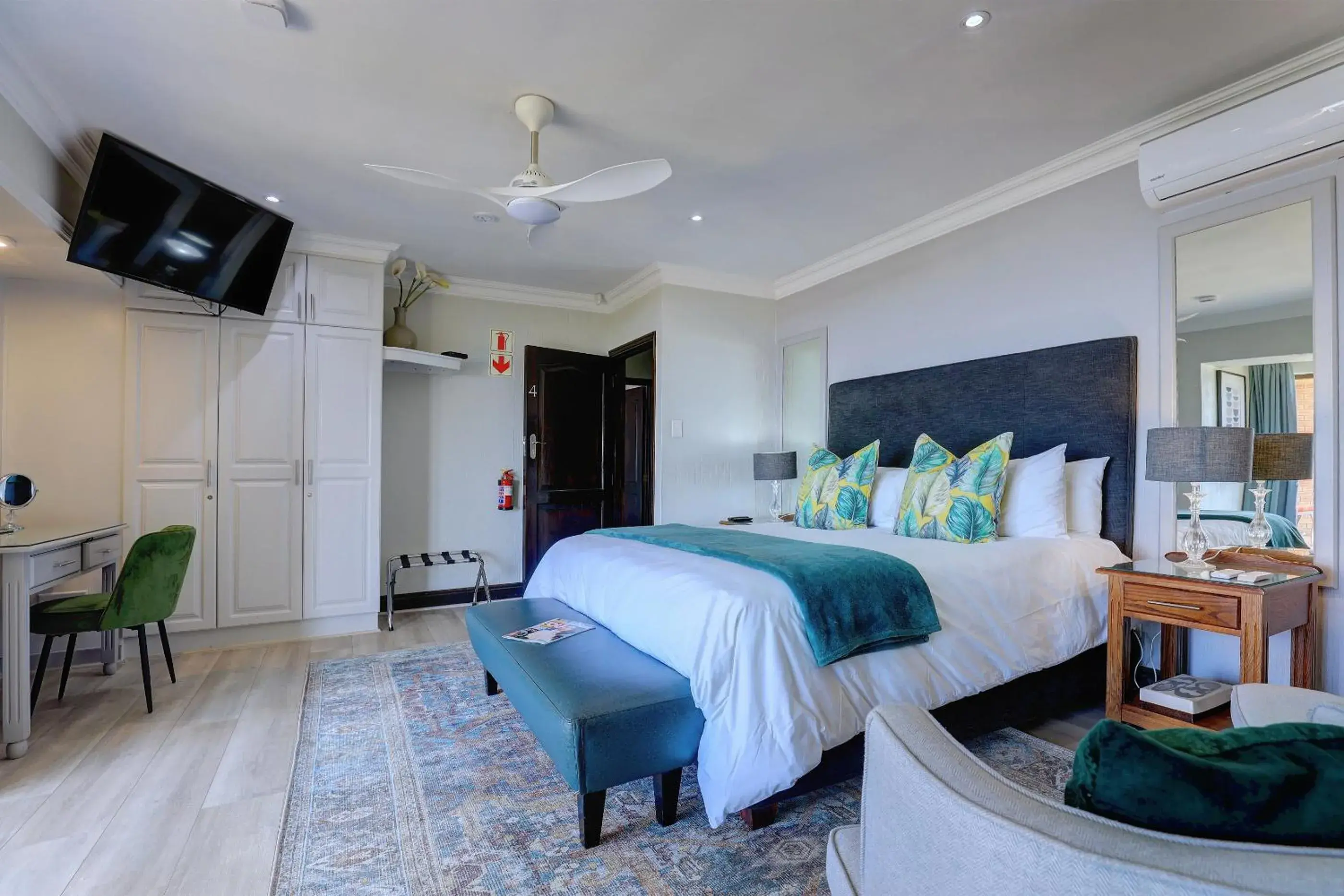 Superior Room 4 - single occupancy in African Oceans Manor on the Beach Superior Room 4 - single occupancy in African Oceans Manor on the Beach