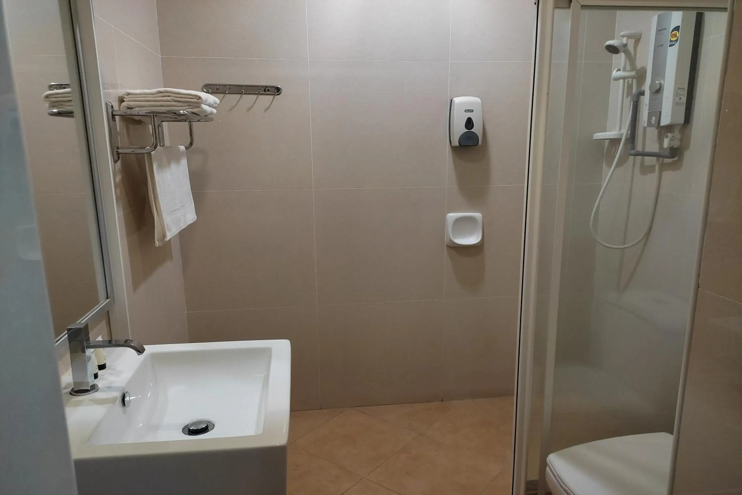 Shower in Hotel D'New 1 KK Sabah Shower in Hotel D'New 1 KK Sabah