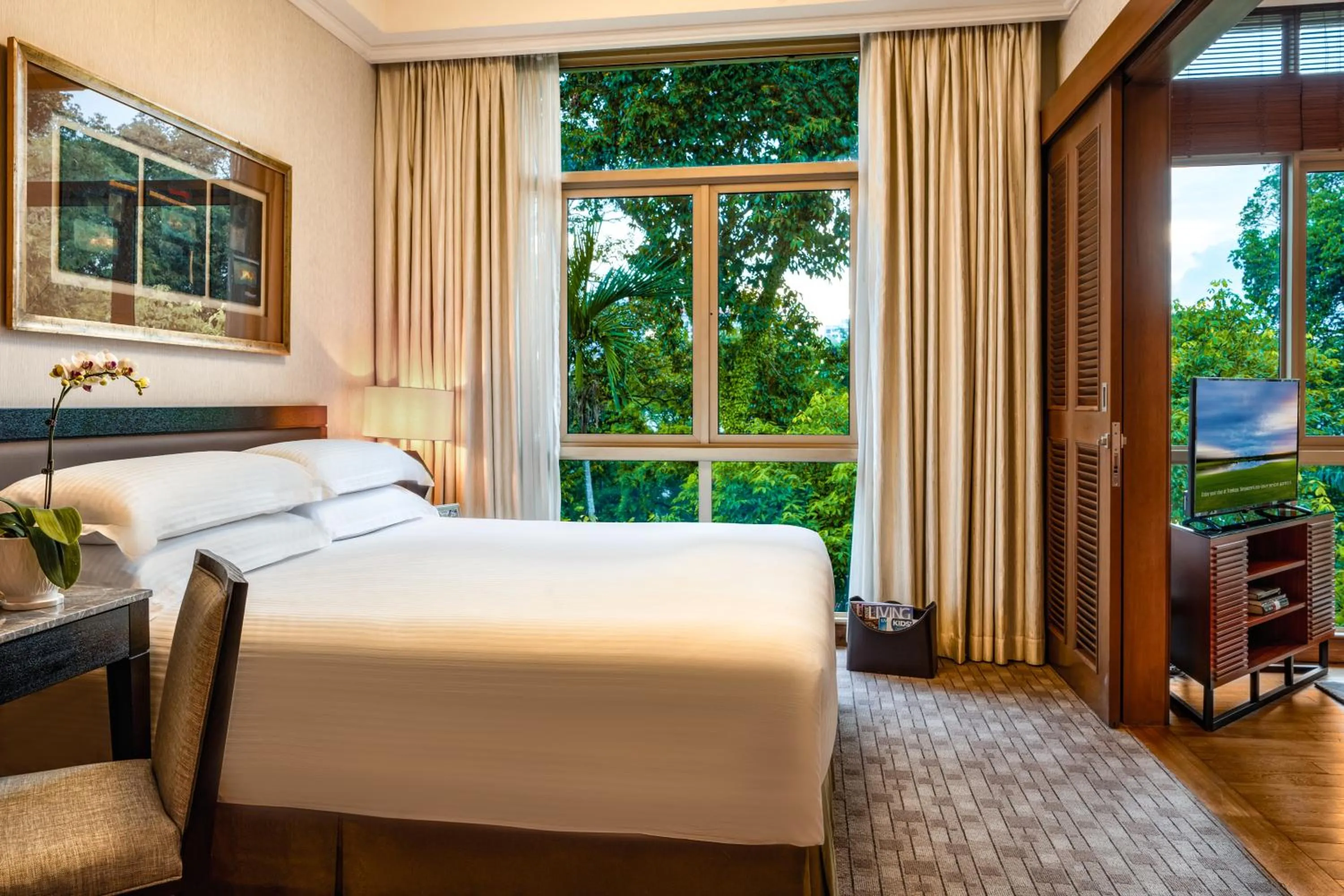 Bed in Treetops Executive Residences