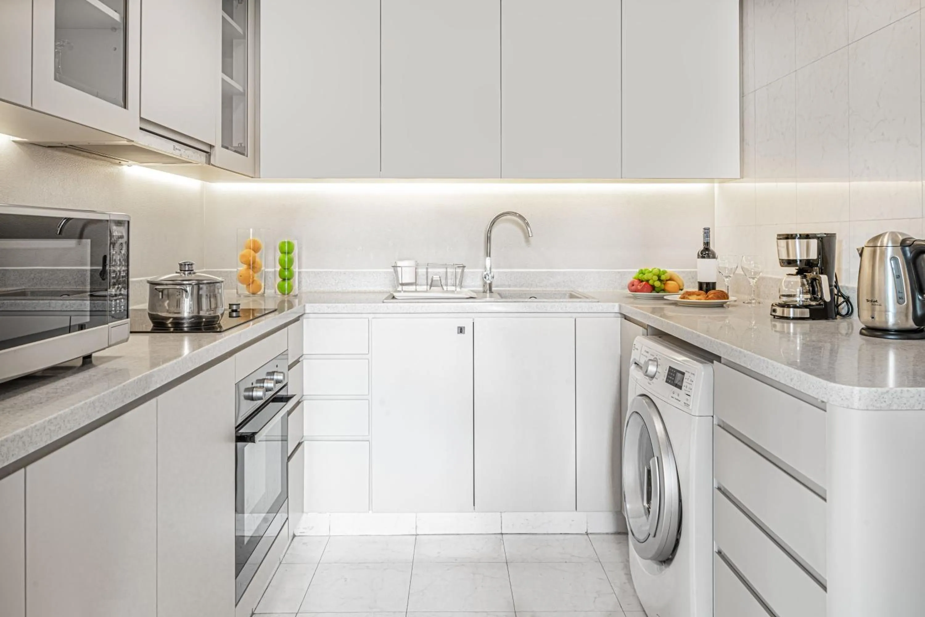 Kitchen or kitchenette in Treetops Executive Residences