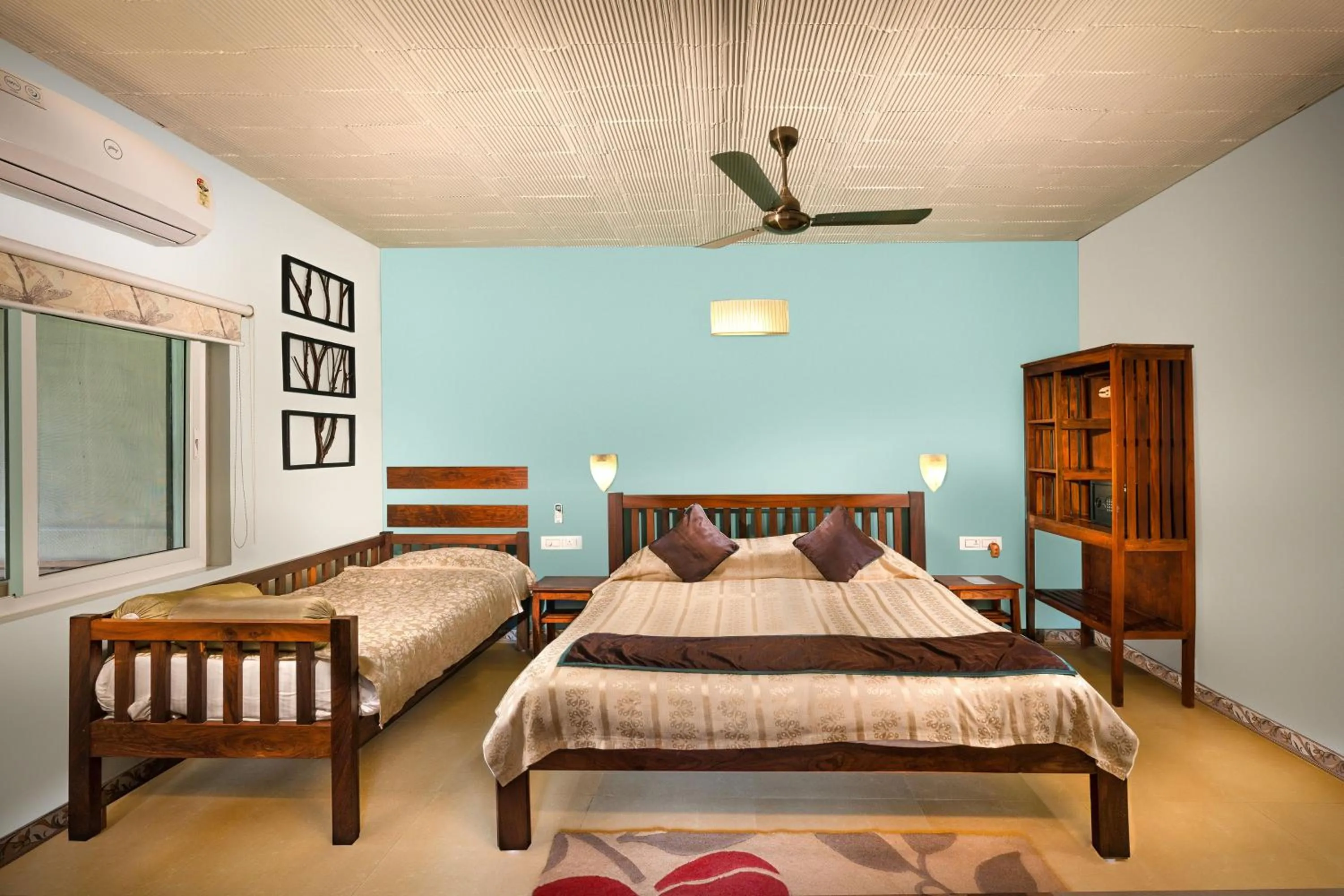 Bed in Jungle Hut Resort