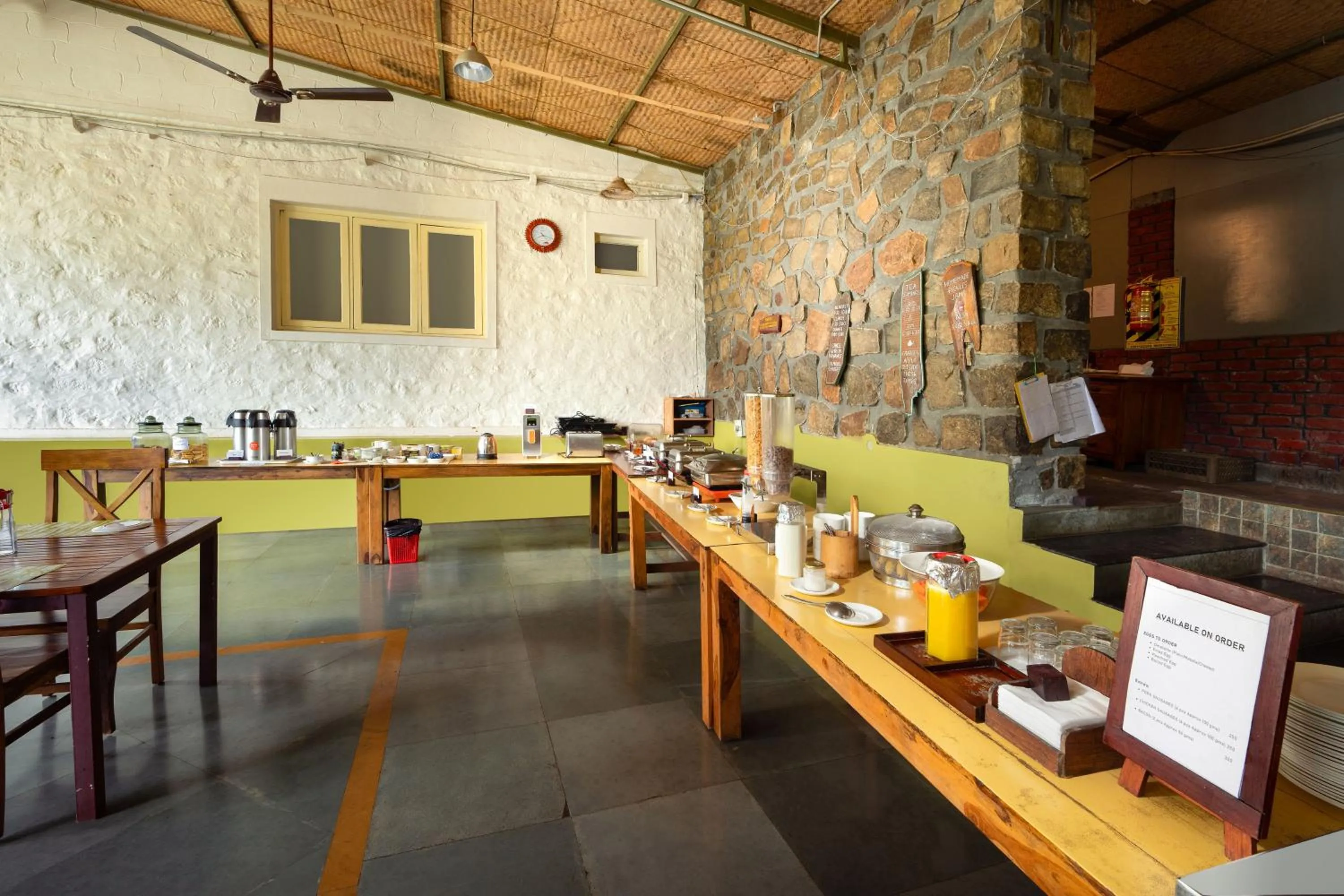 Restaurant/places to eat in Jungle Hut Resort