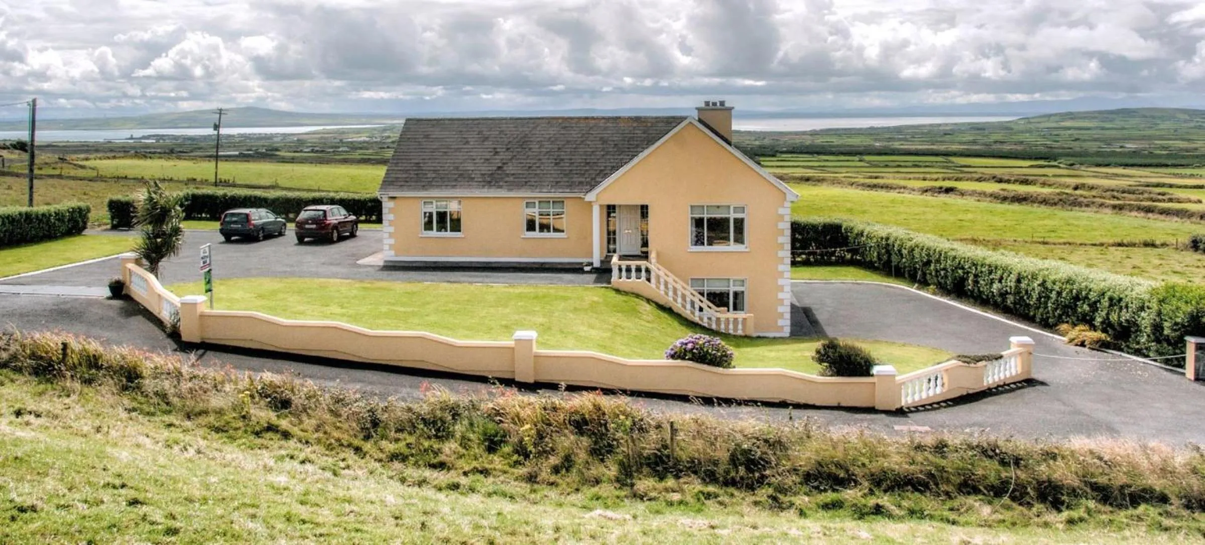 Property building in Hilltop B & B