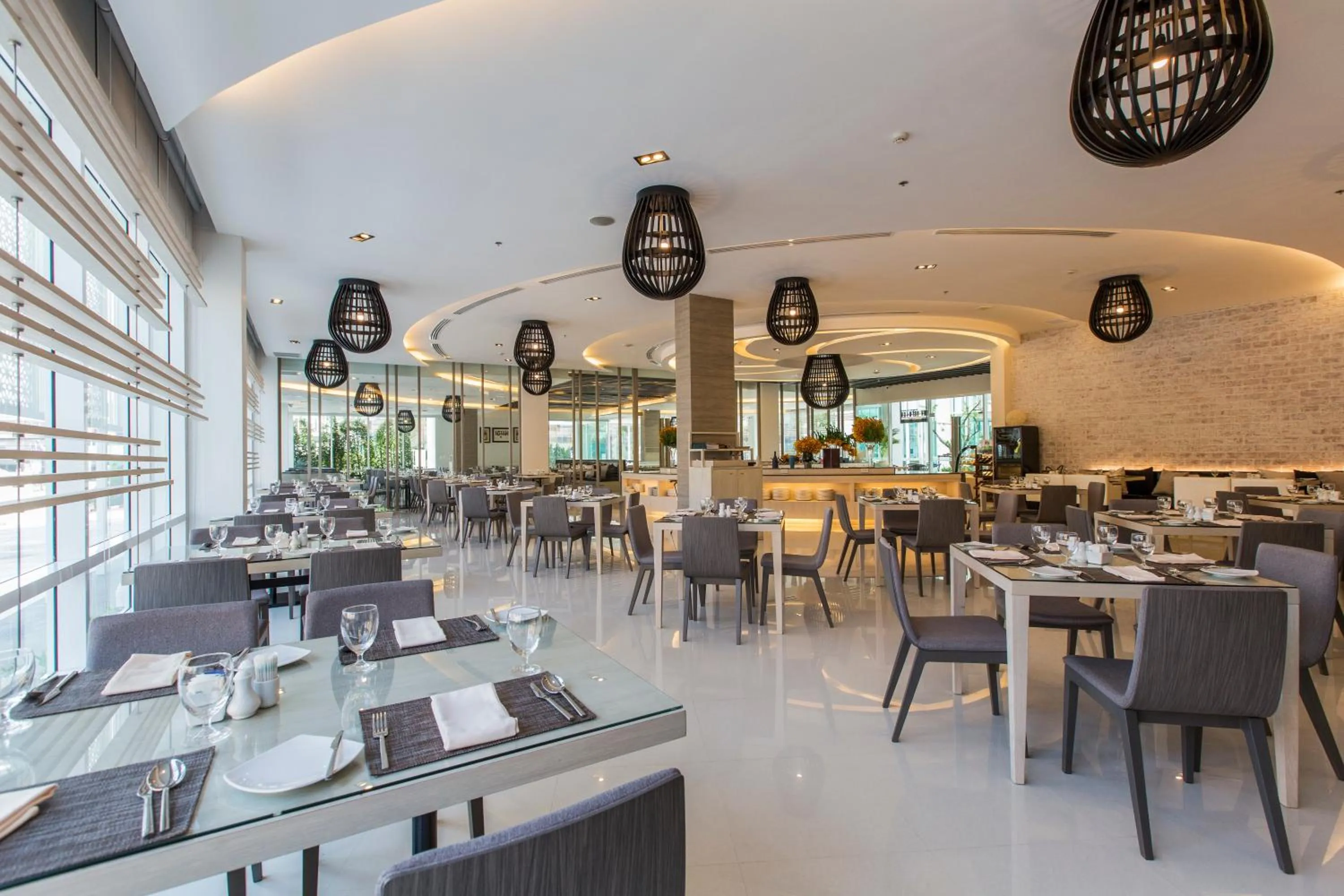 Restaurant/places to eat in Kantary 304 Hotel Prachinburi