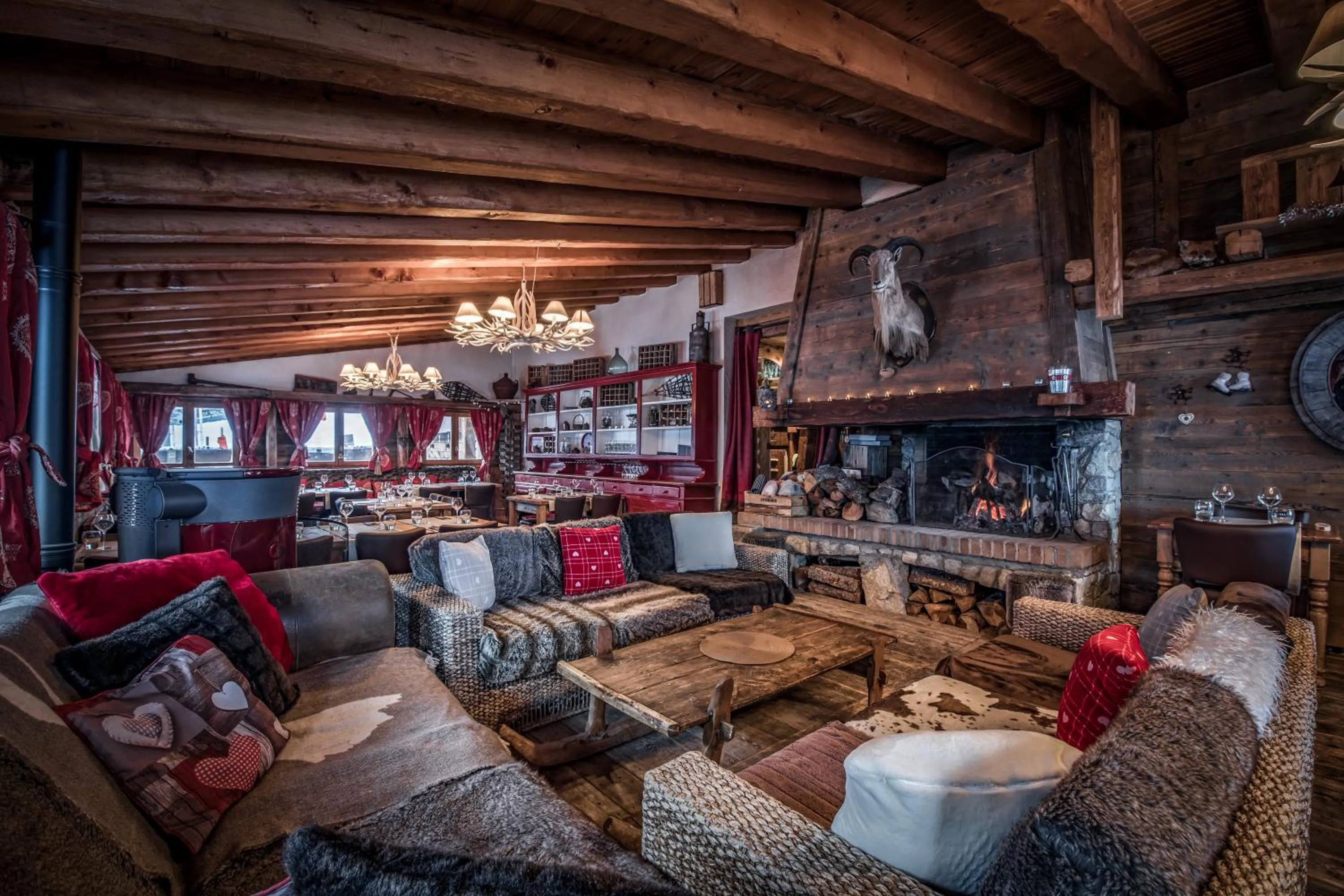 Lounge or bar in Chalet Du Friolin