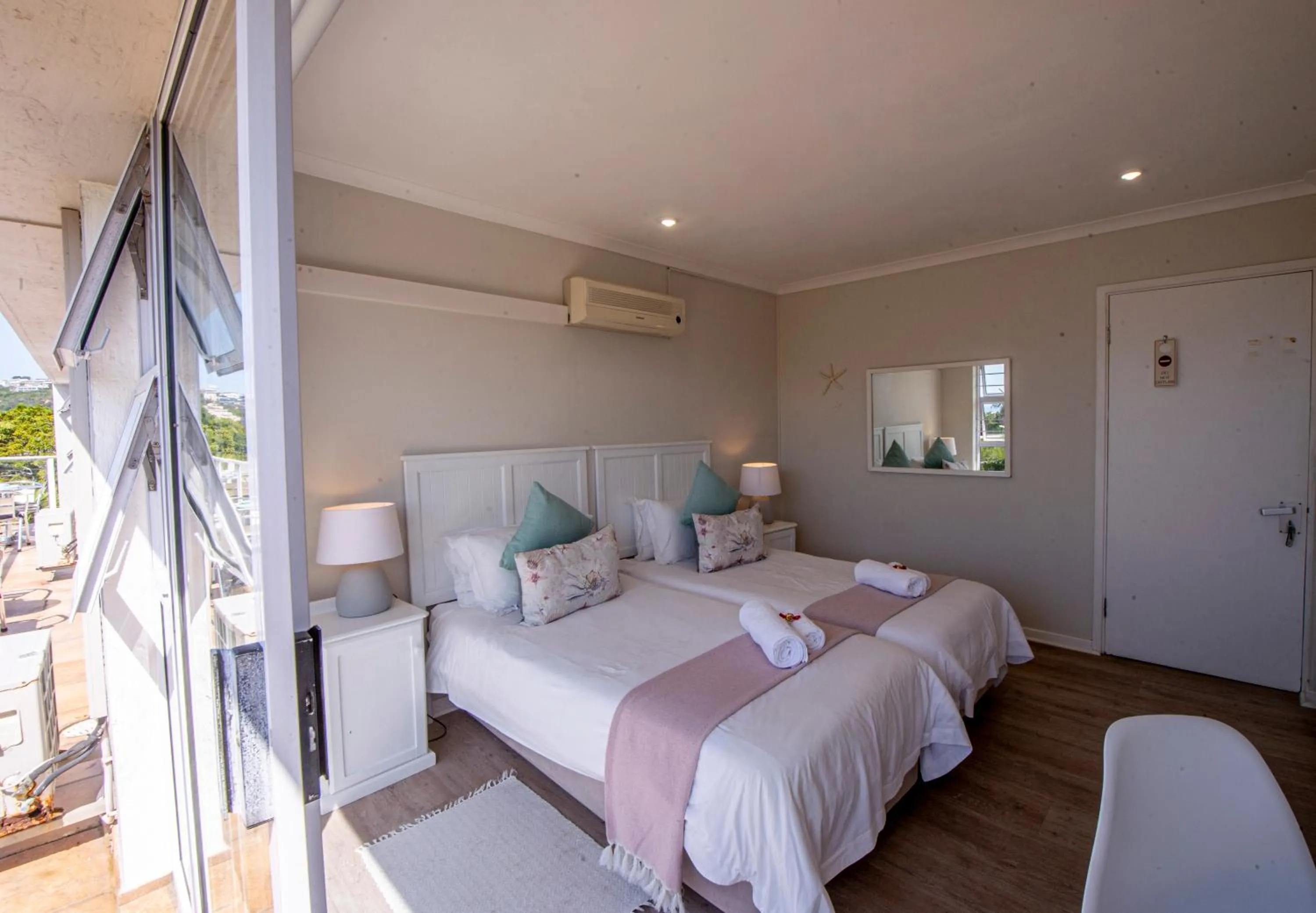 Bedroom, Bed in Thanda Vista