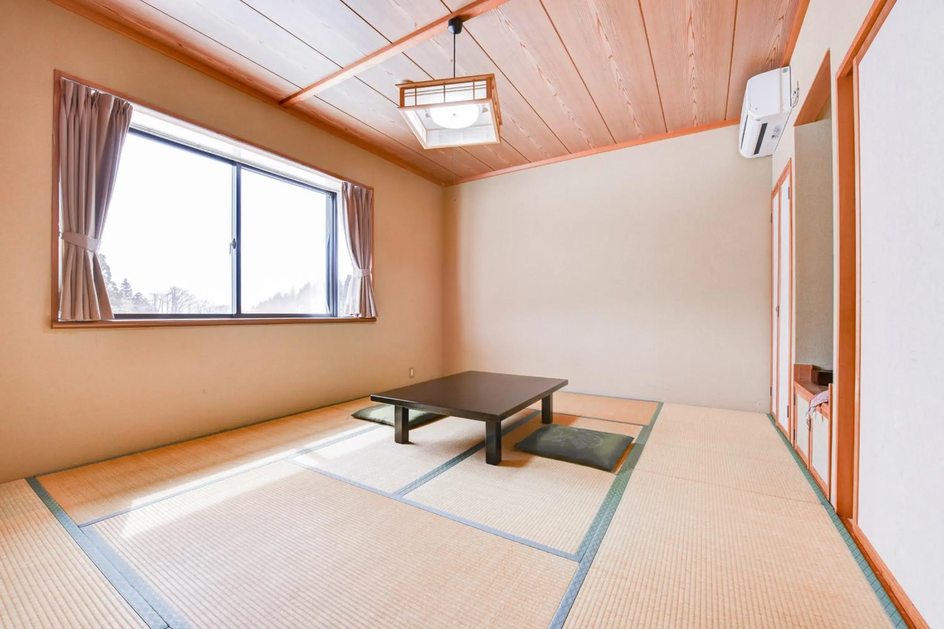 Japanese-Style Quadruple Room with Shared Bathroom in Kanoe Japanese-Style Quadruple Room with Shared Bathroom in Kanoe