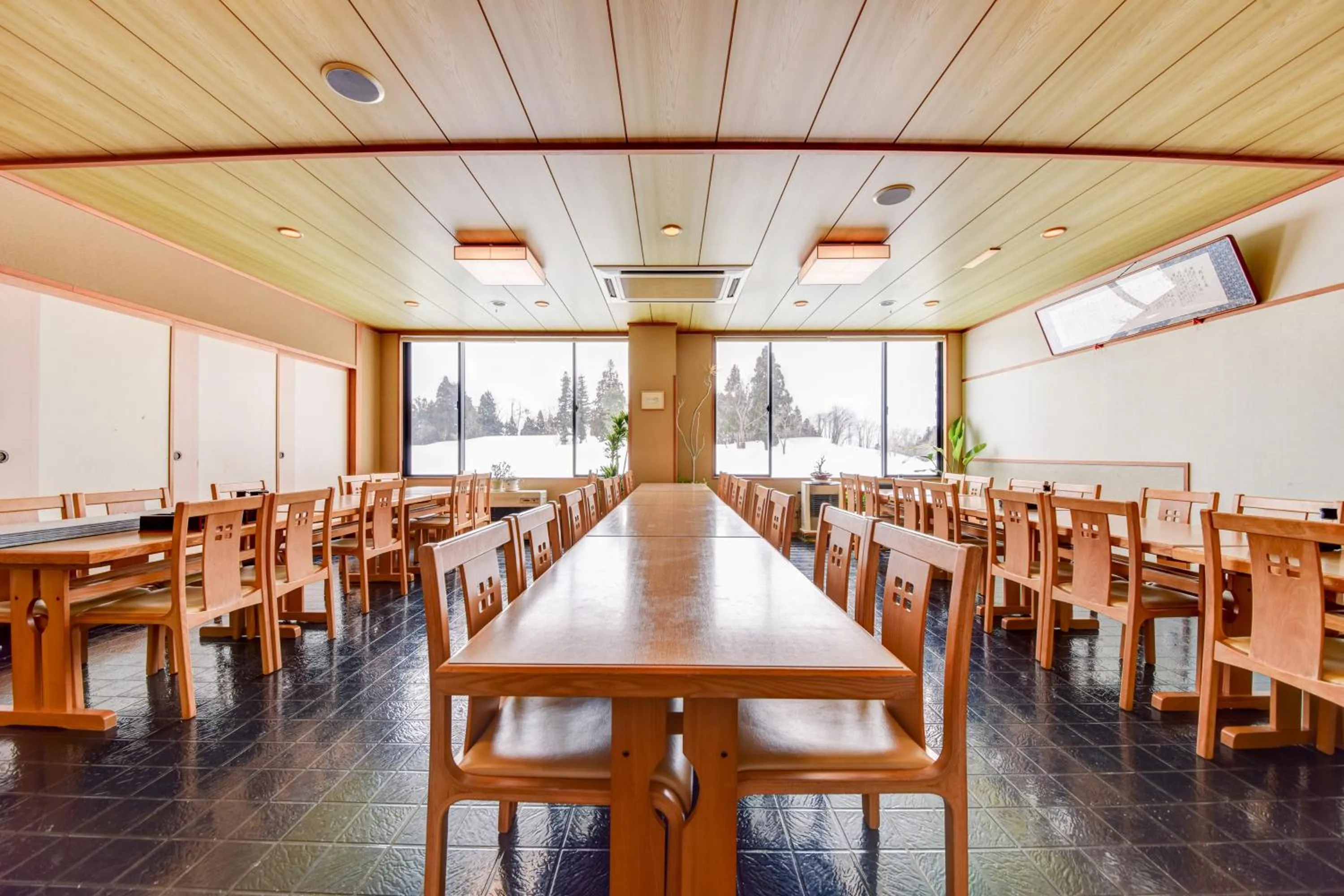 Restaurant/places to eat in Kanoe