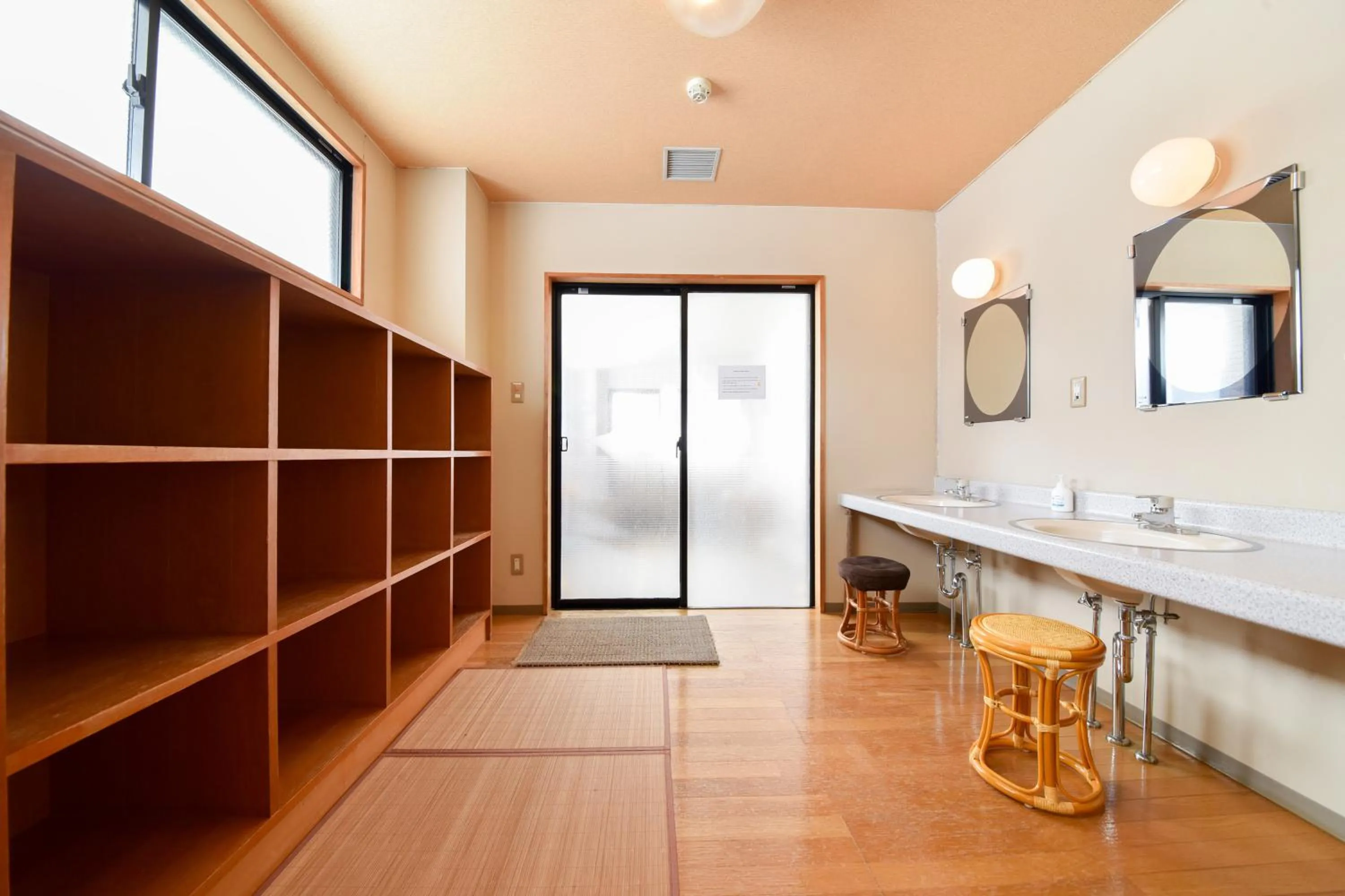 Hot Spring Bath in Kanoe