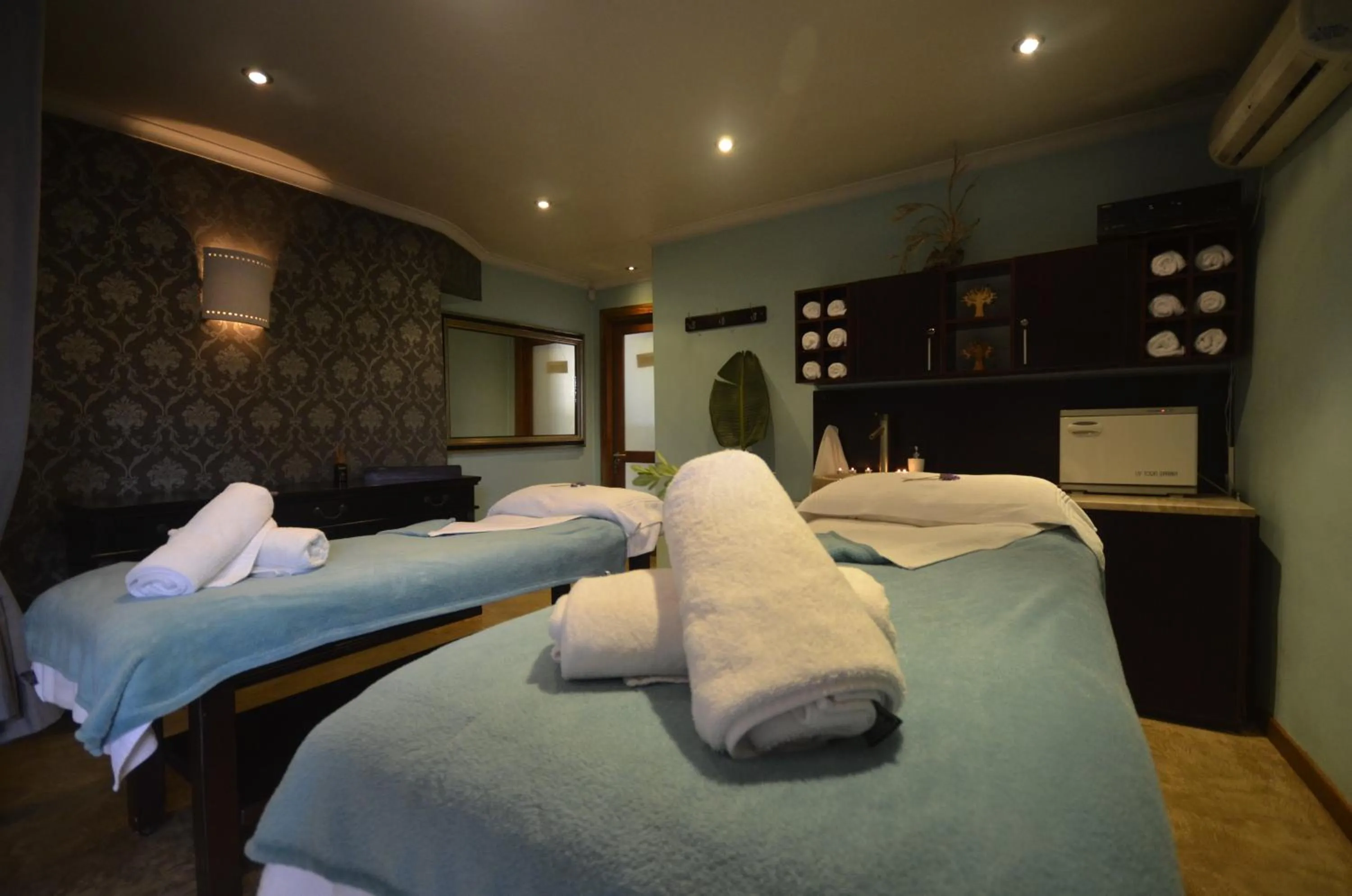 Spa and wellness centre/facilities, Bed in Whalesong Hotel & Spa