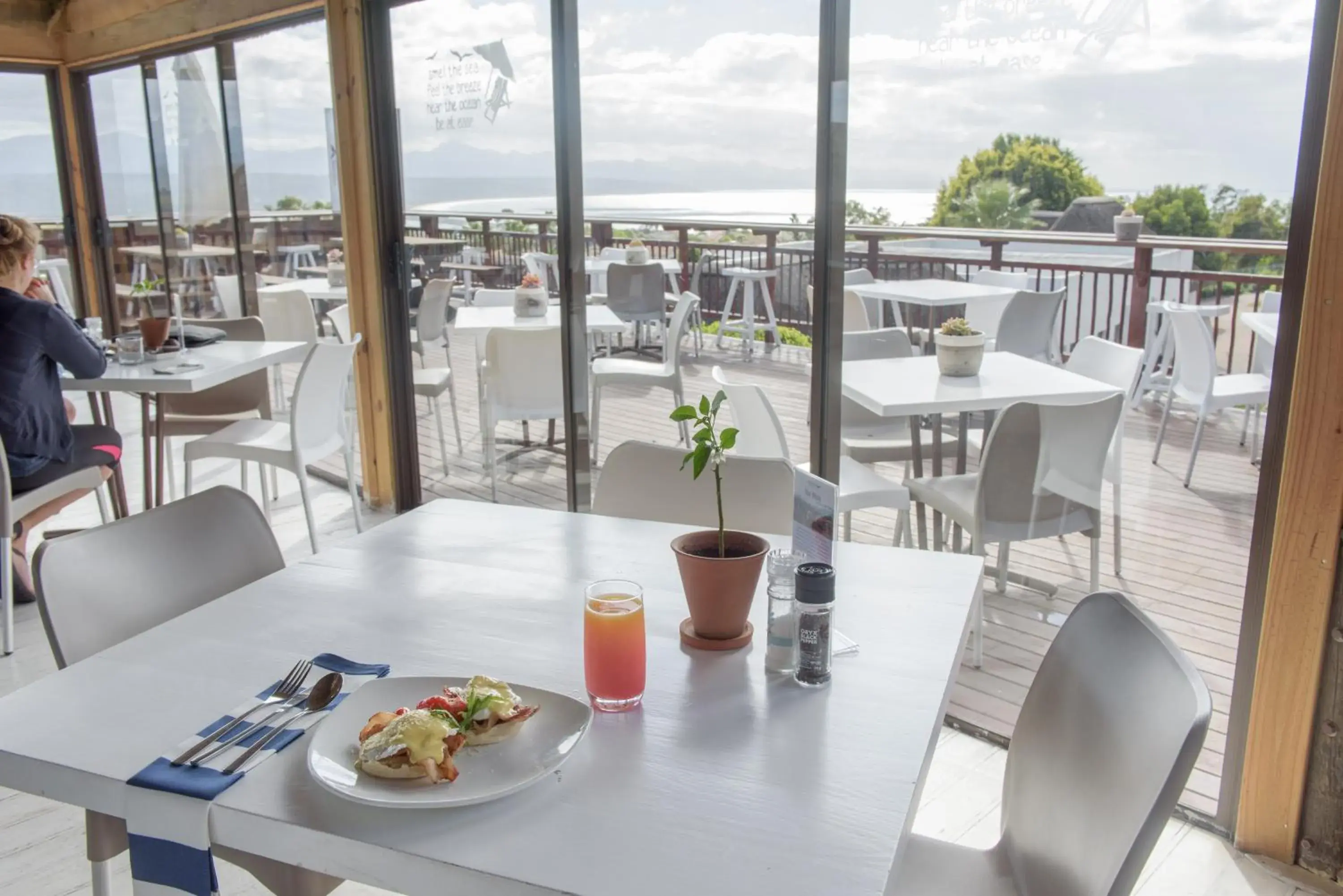 Restaurant/places to eat in Whalesong Hotel & Spa Restaurant/places to eat in Whalesong Hotel & Spa