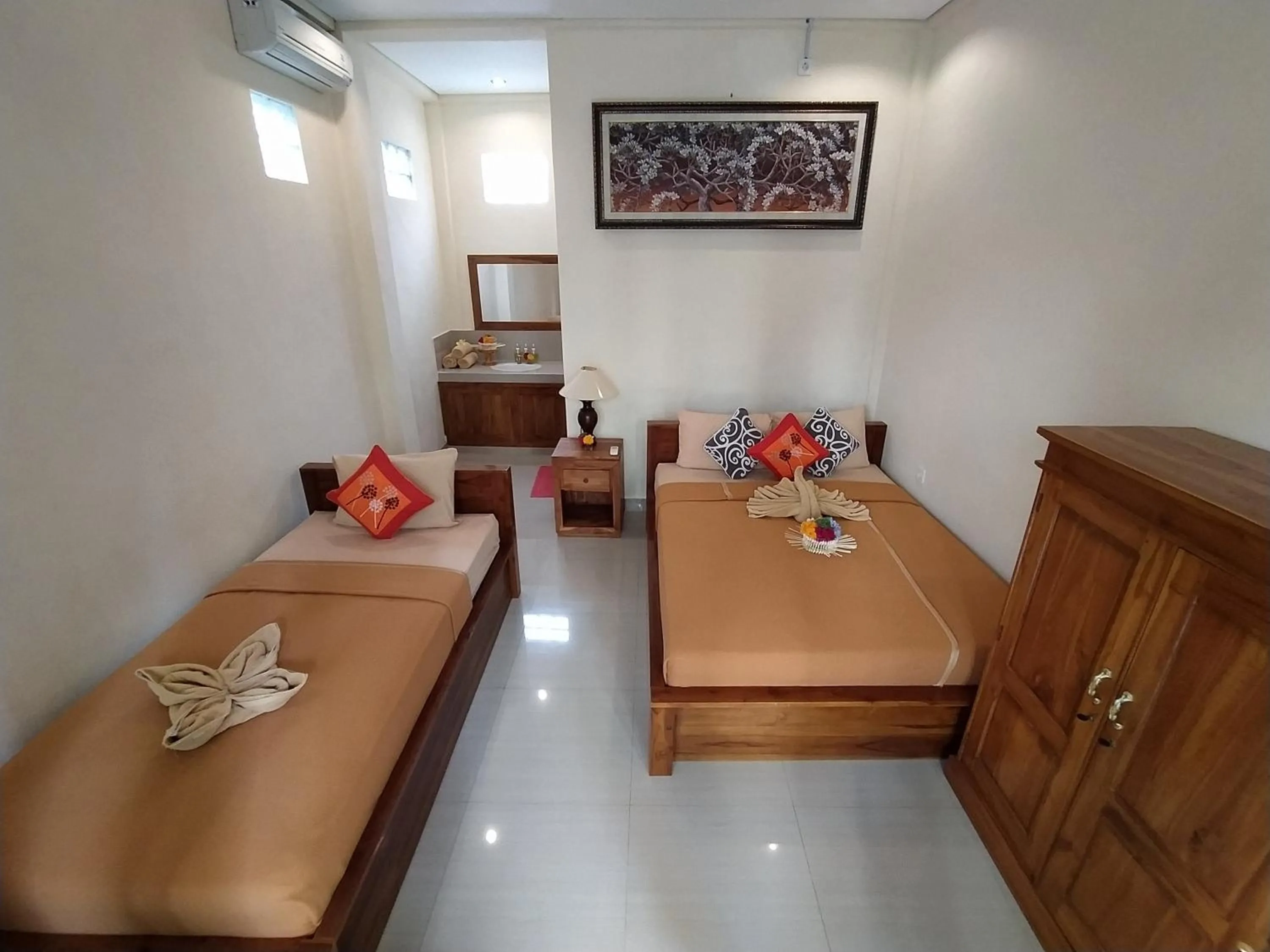 Triple Room with Pool View in Donald Home Stay