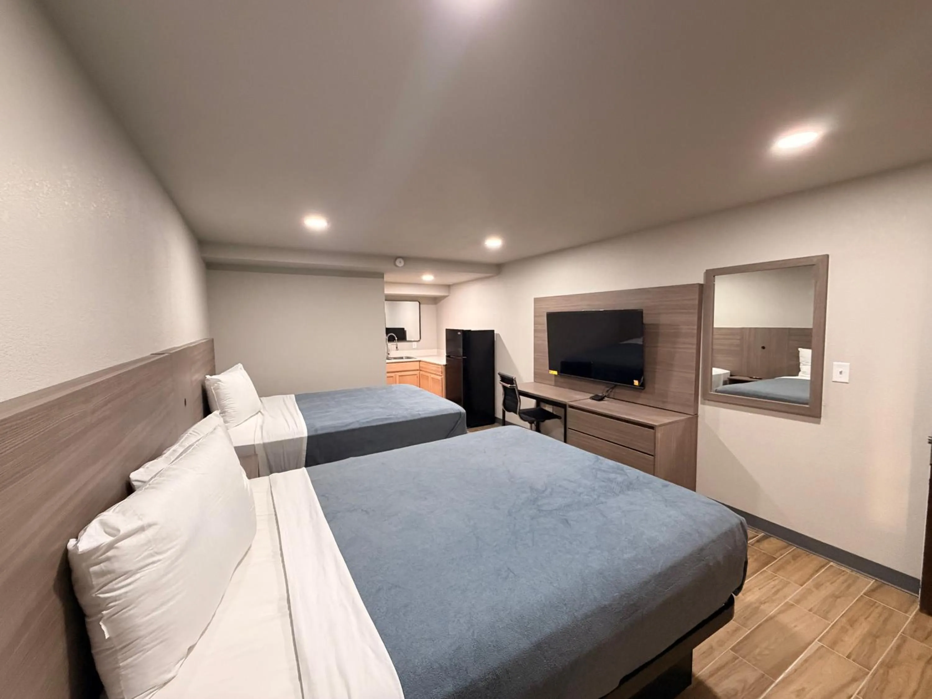 Bed in Economy Suites Fort Smith