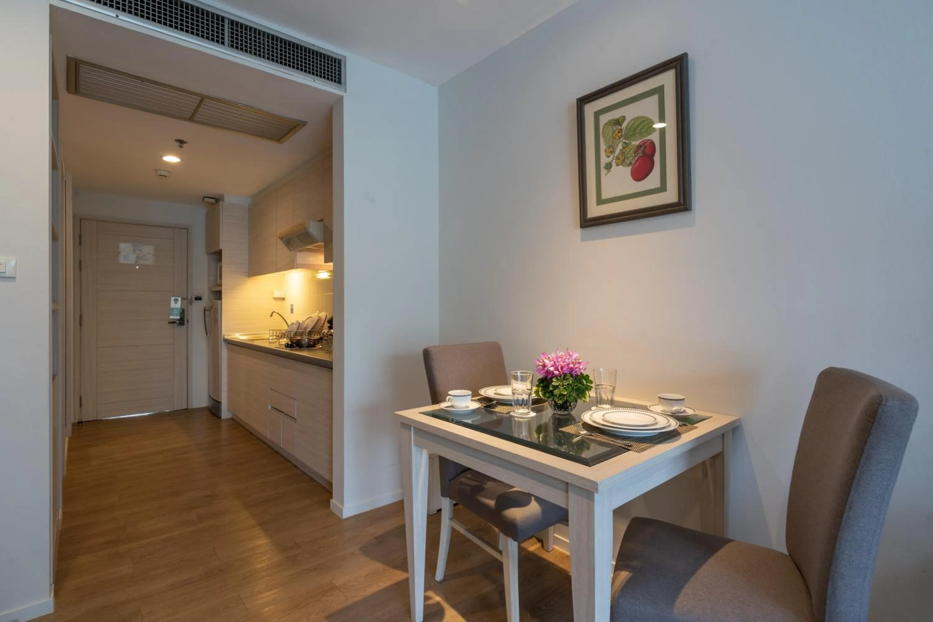 Dining area in Classic Kameo Hotel and Serviced Apartments, Sriracha