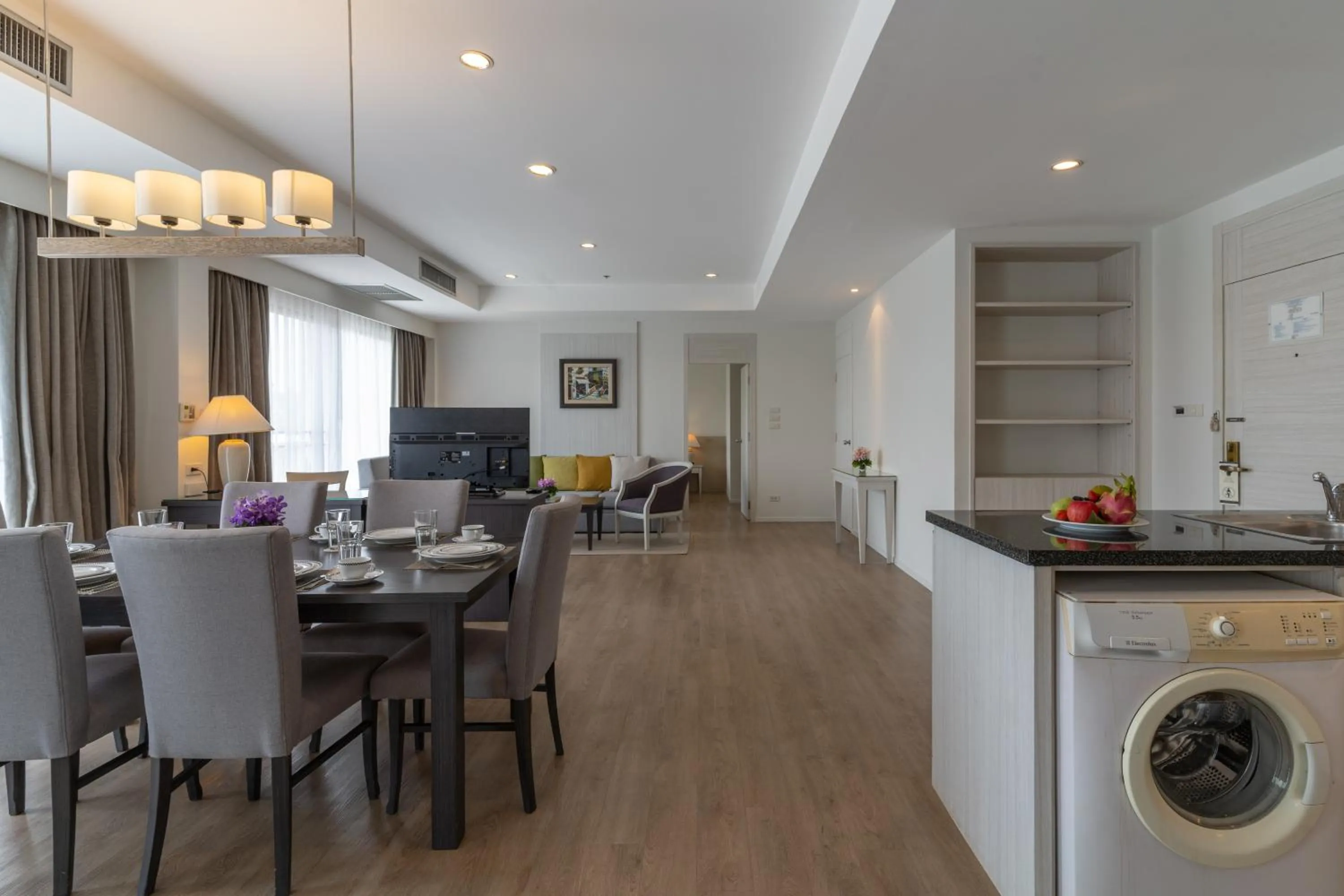 Photo of the whole room in Classic Kameo Hotel and Serviced Apartments, Sriracha