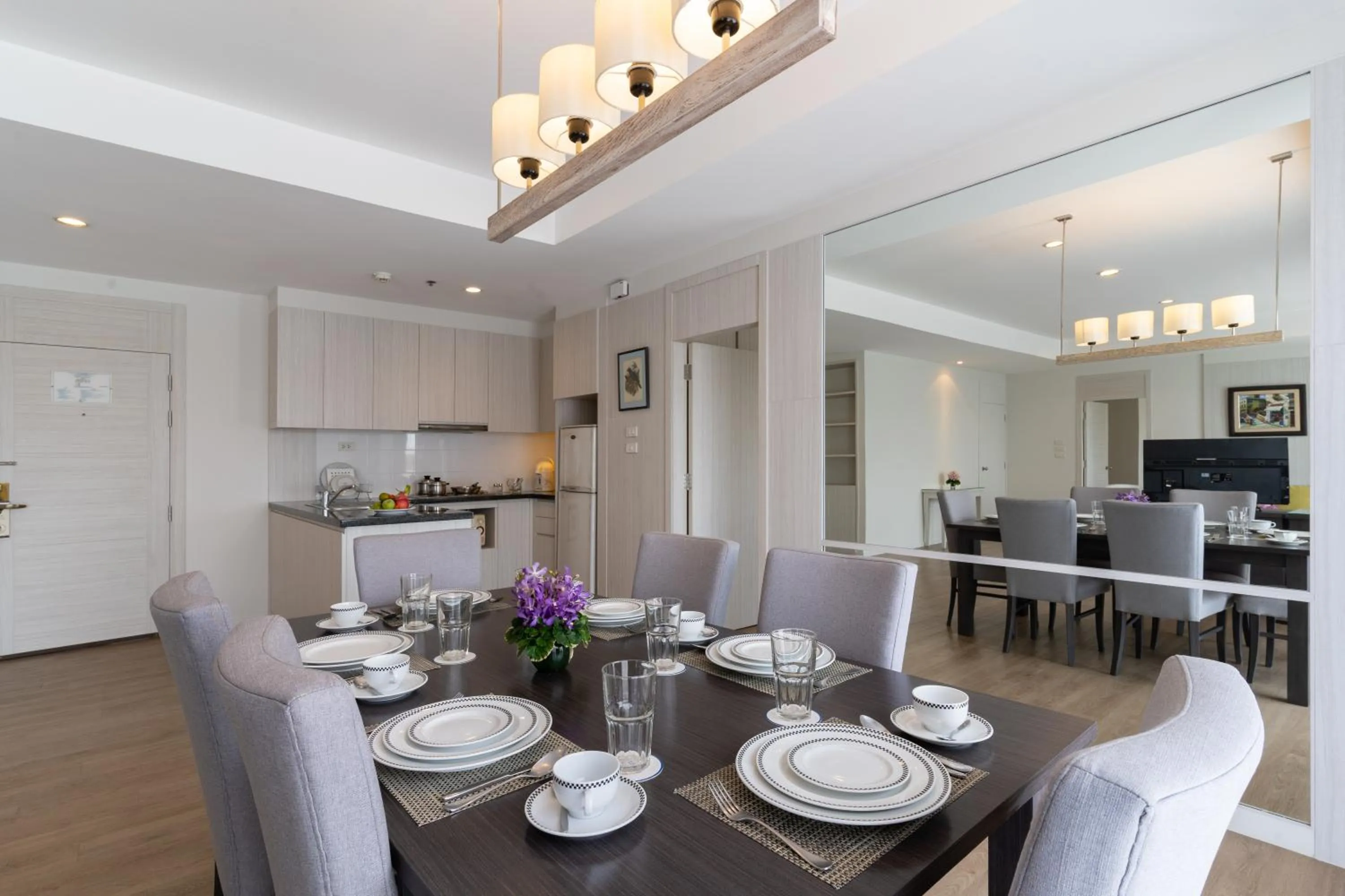 Kitchen or kitchenette in Classic Kameo Hotel and Serviced Apartments, Sriracha