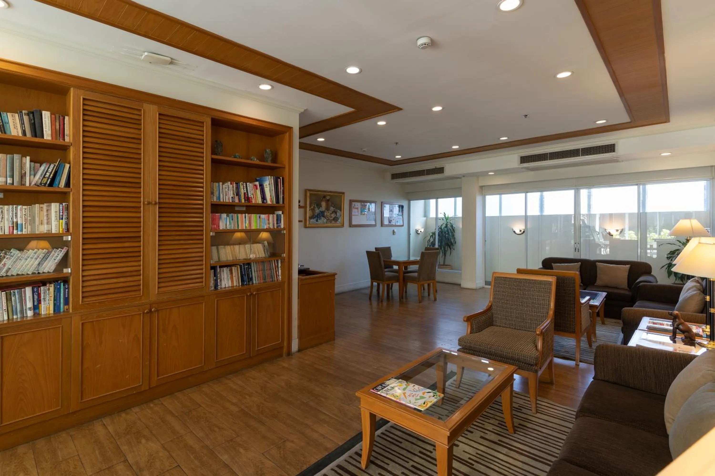 Communal lounge/ TV room in Classic Kameo Hotel and Serviced Apartments, Sriracha