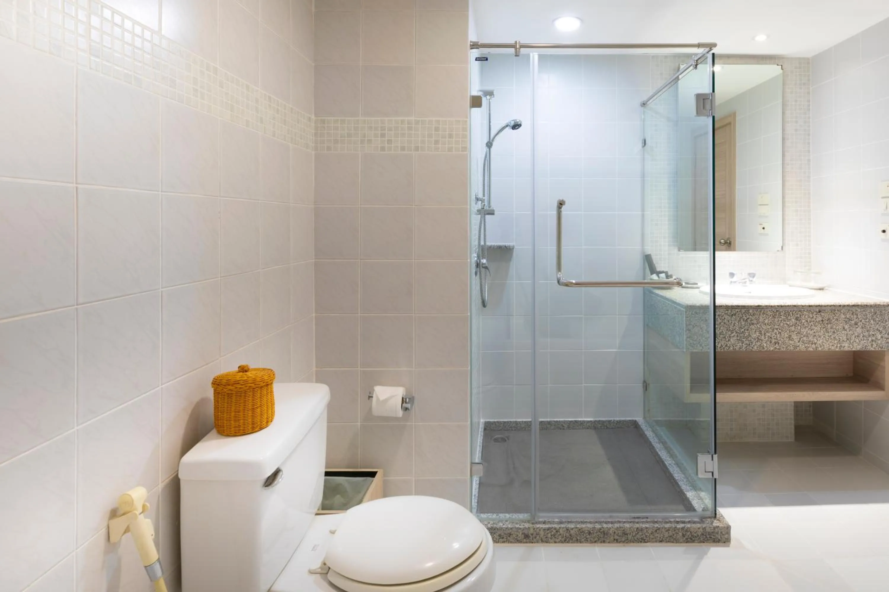 Bathroom in Classic Kameo Hotel and Serviced Apartments, Sriracha