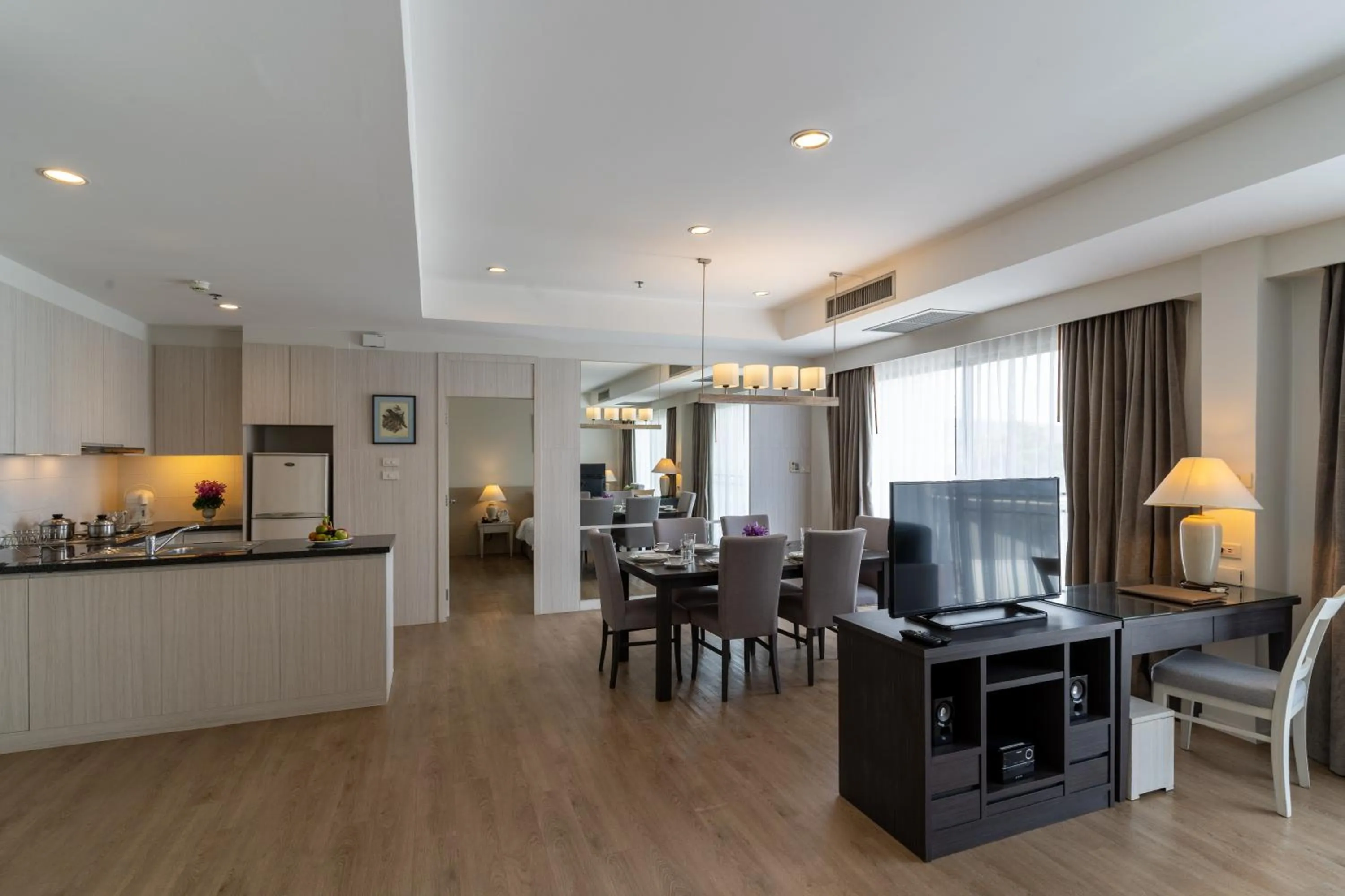 Kitchen or kitchenette in Classic Kameo Hotel and Serviced Apartments, Sriracha