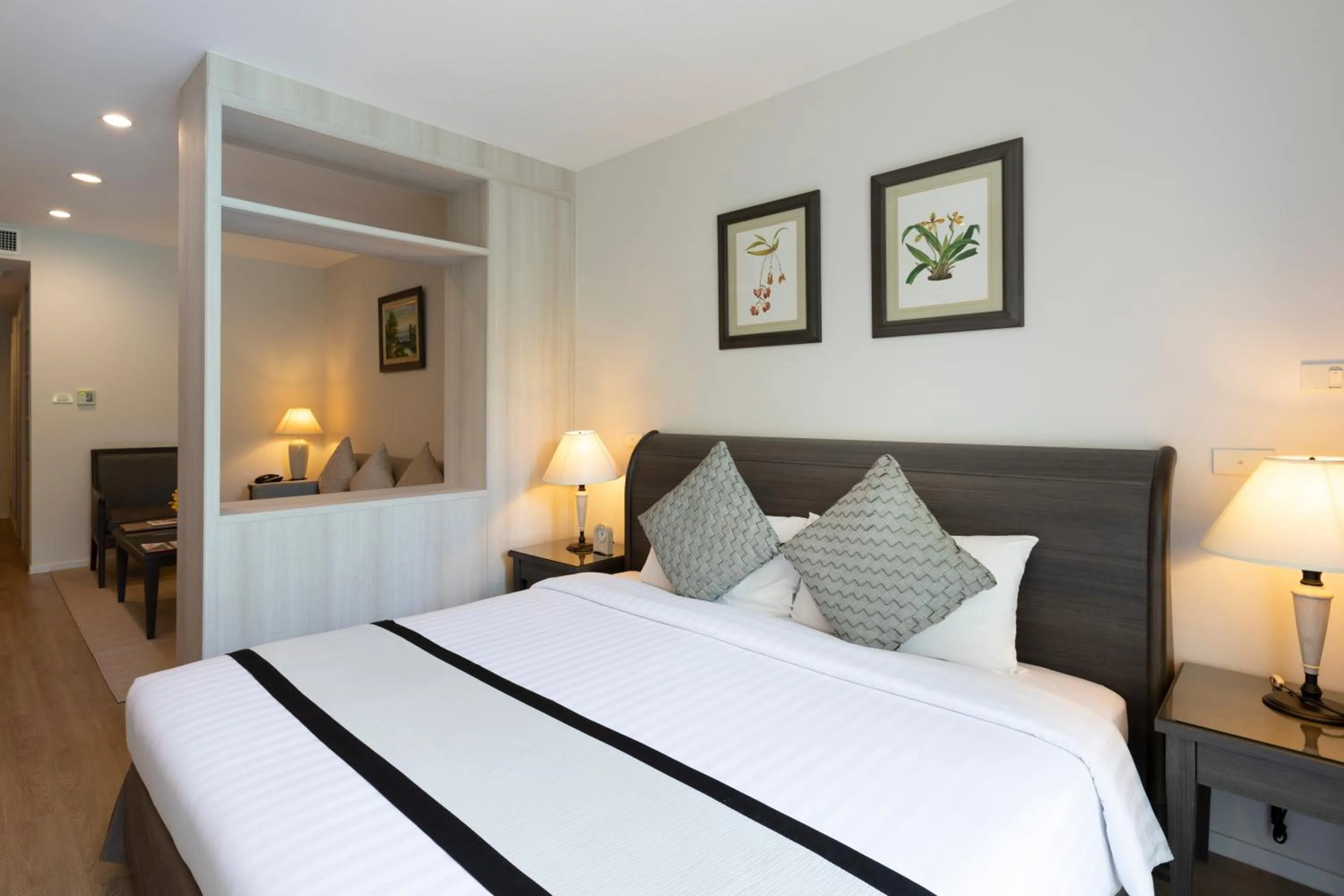 Bed in Classic Kameo Hotel and Serviced Apartments, Sriracha