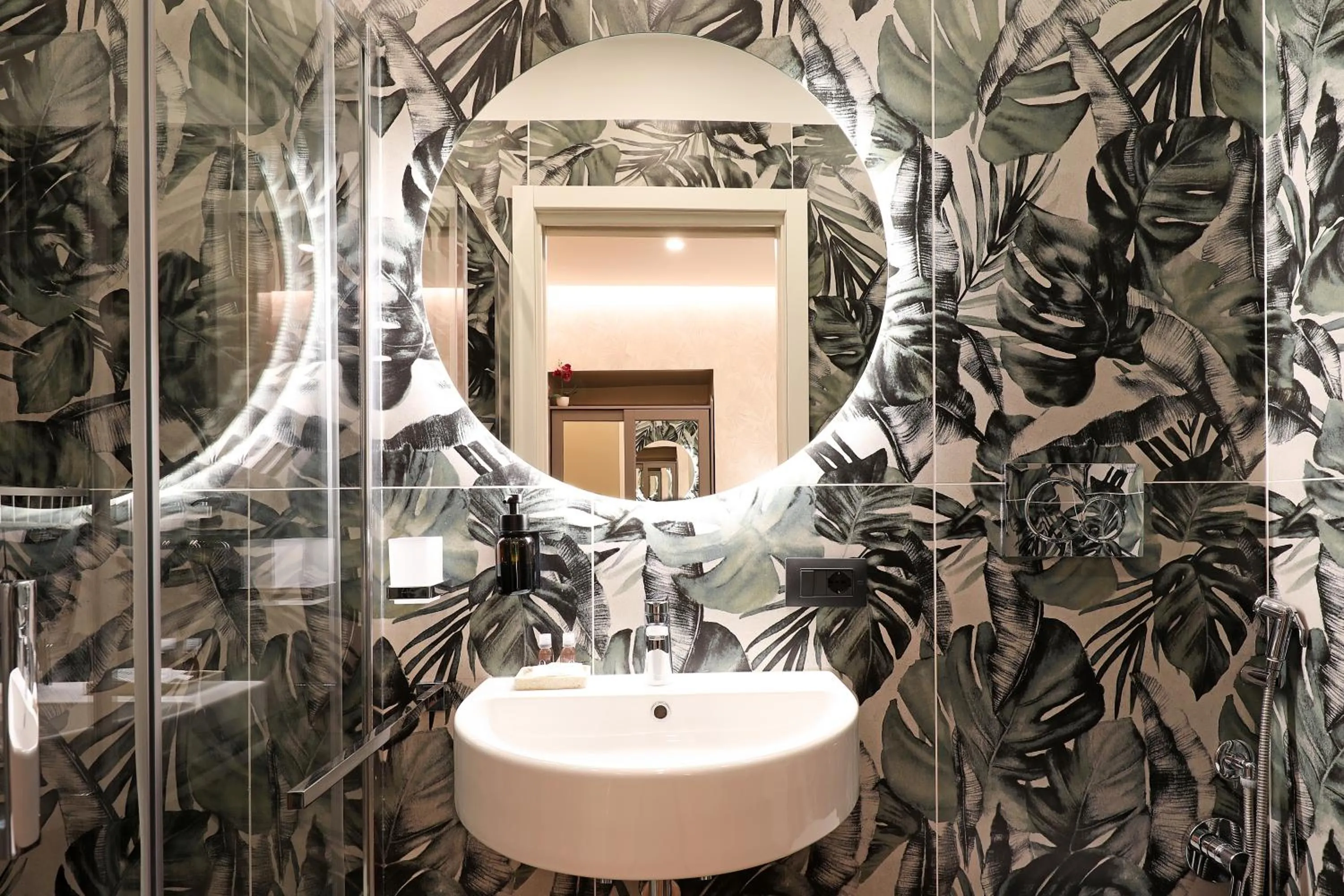 Shower in Grand Tour Rome Suites - Liberty Collection