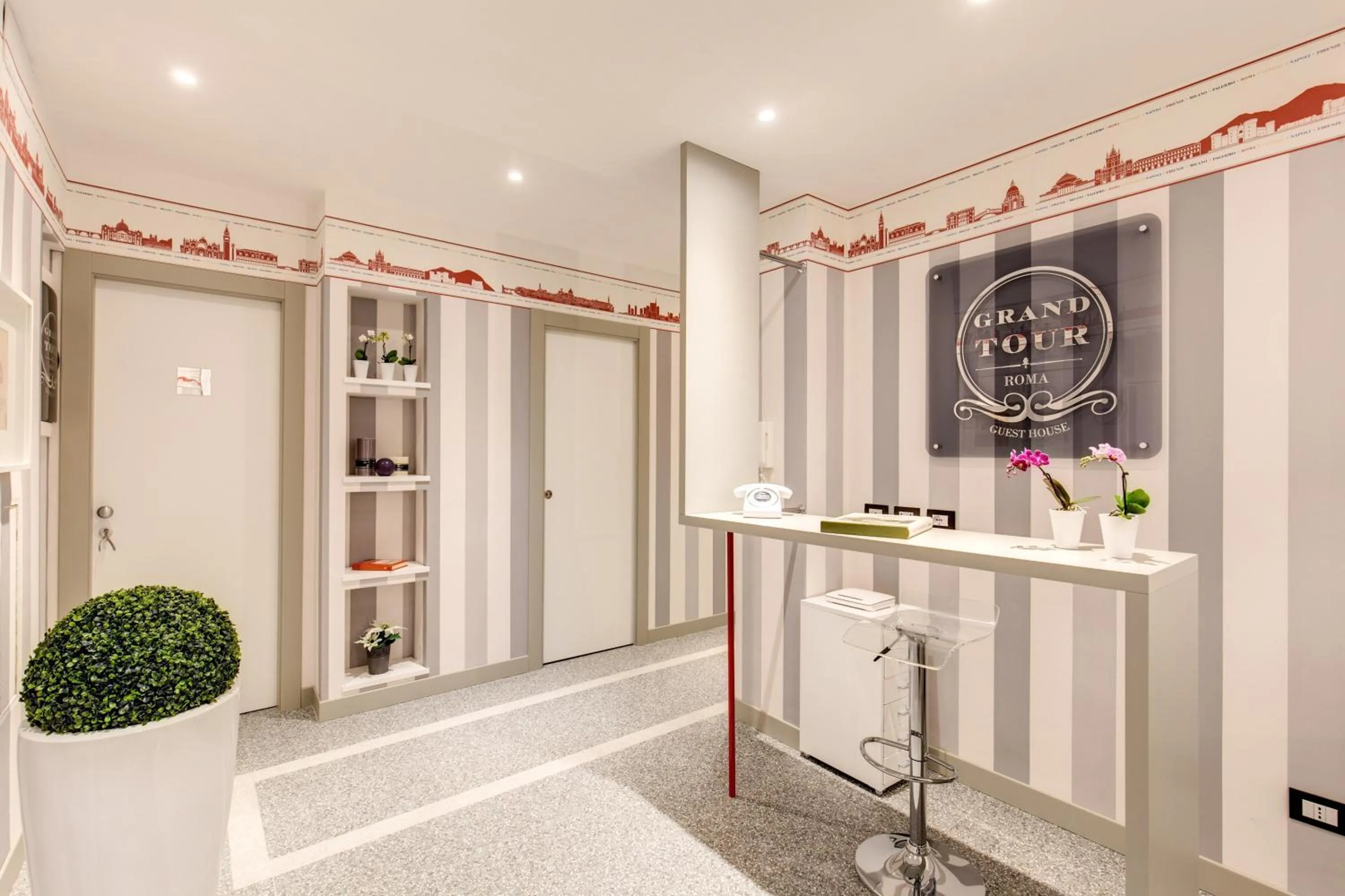 Lobby or reception in Grand Tour Rome Suites - Liberty Collection
