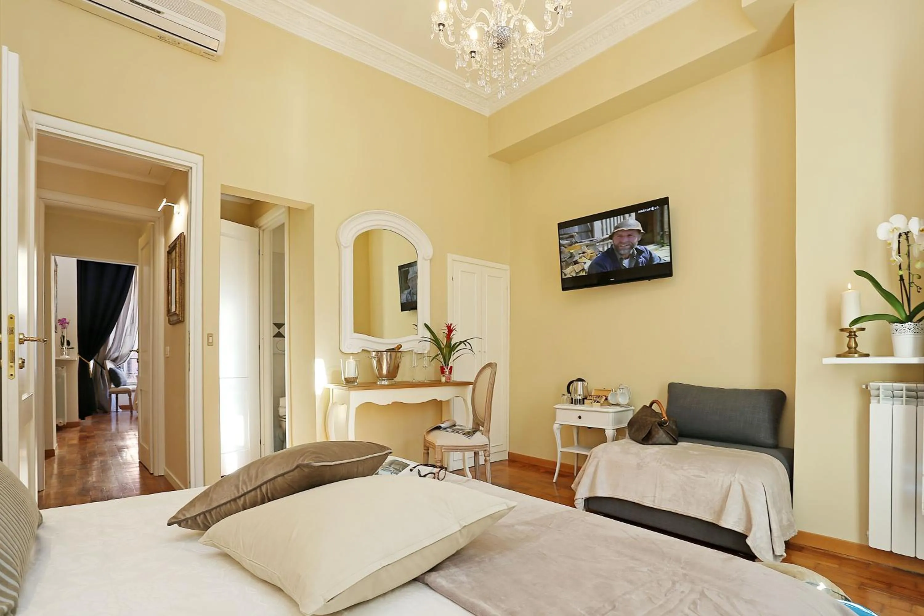 Bed in Grand Tour Rome Suites - Liberty Collection