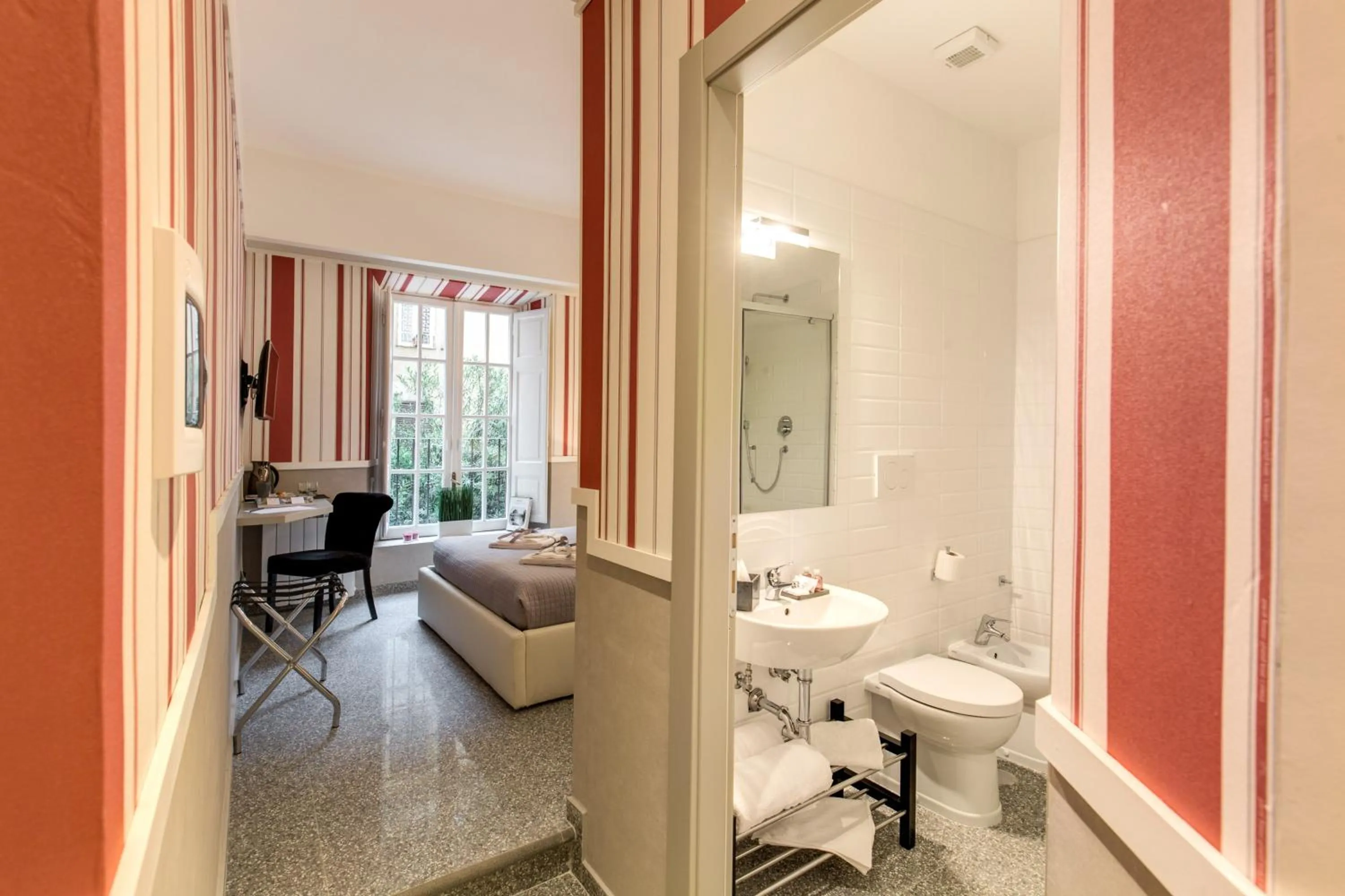 Photo of the whole room in Grand Tour Rome Suites - Liberty Collection