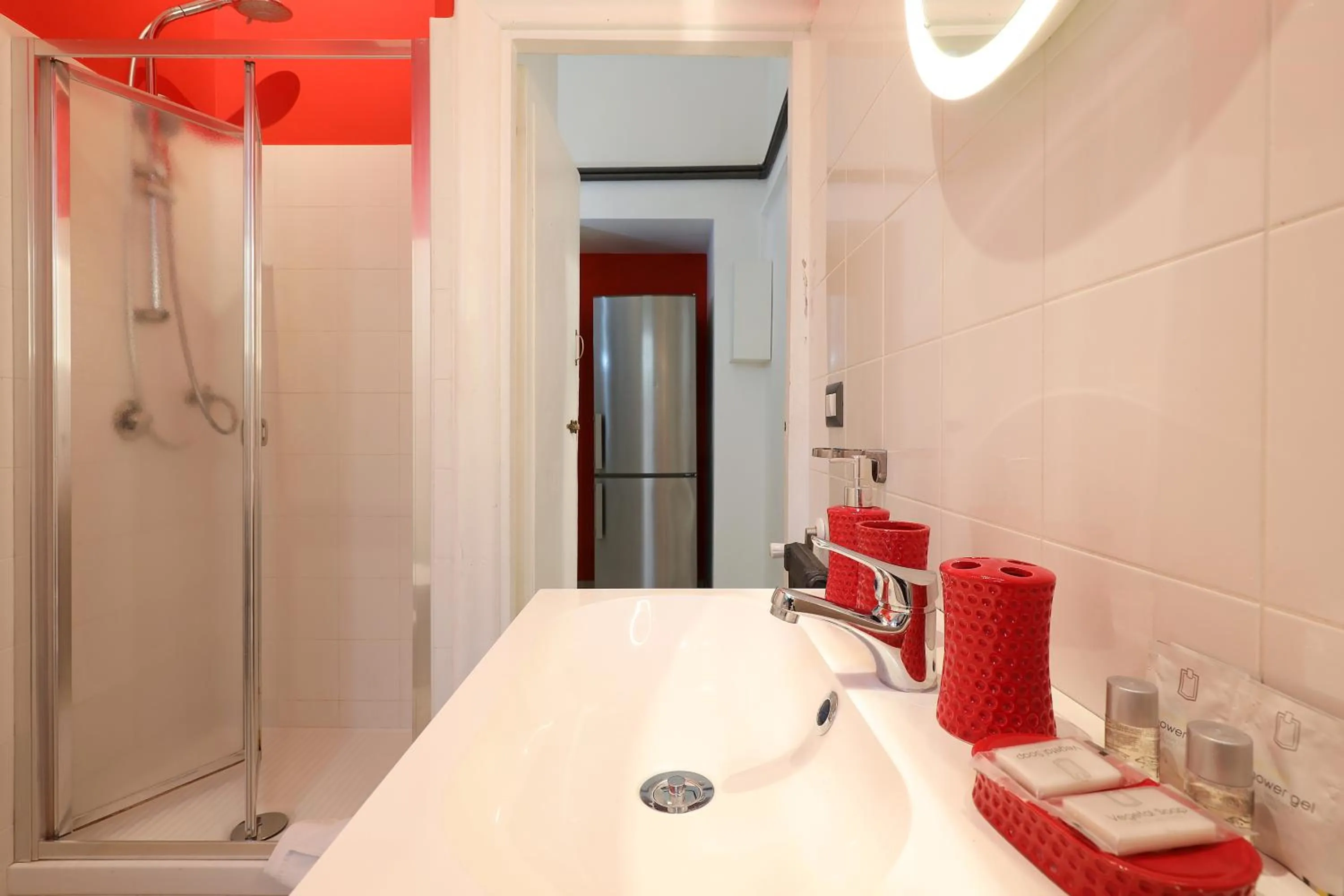 Shower in Grand Tour Rome Suites - Liberty Collection