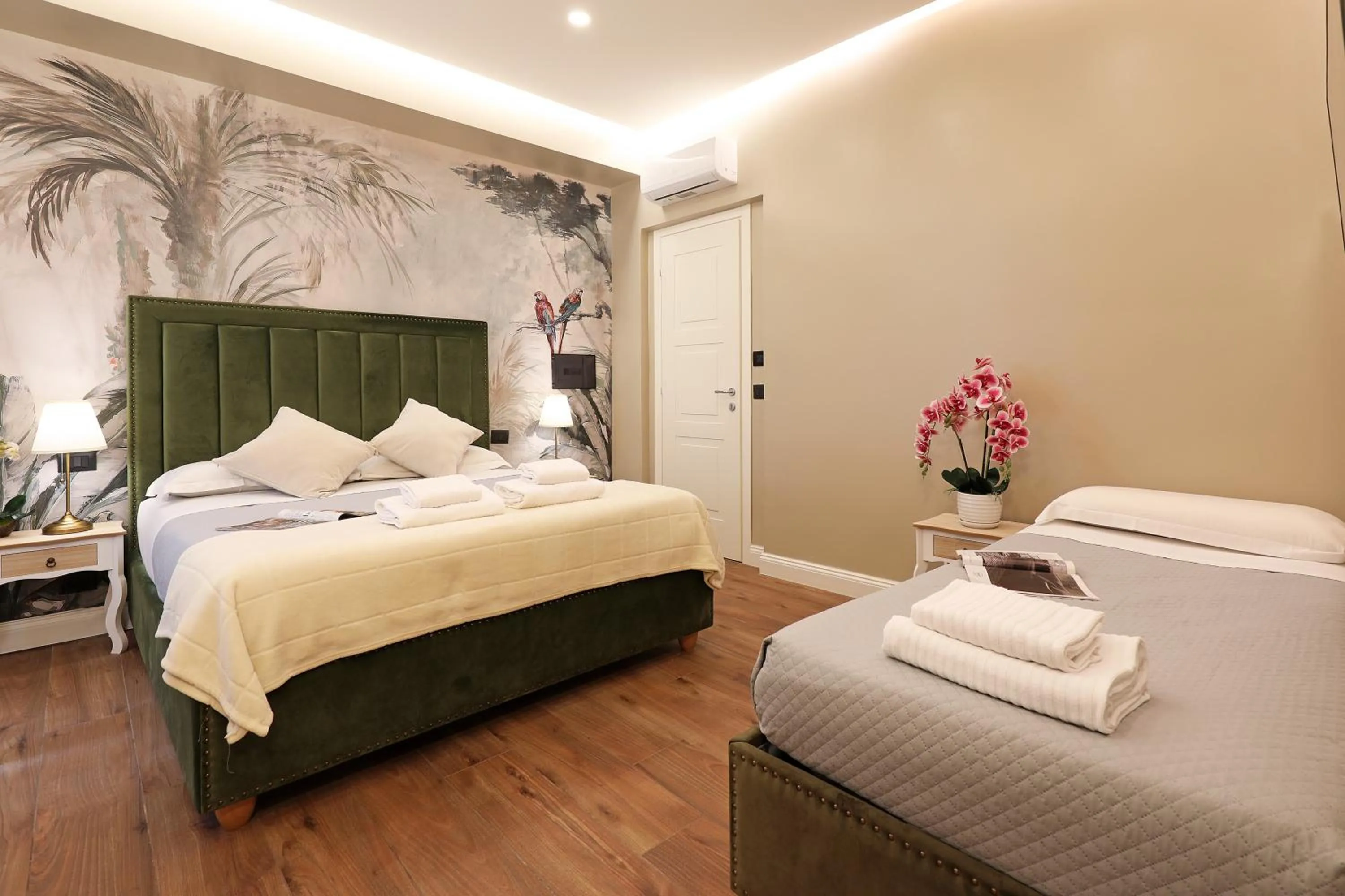 Decorative detail, Bed in Grand Tour Rome Suites - Liberty Collection