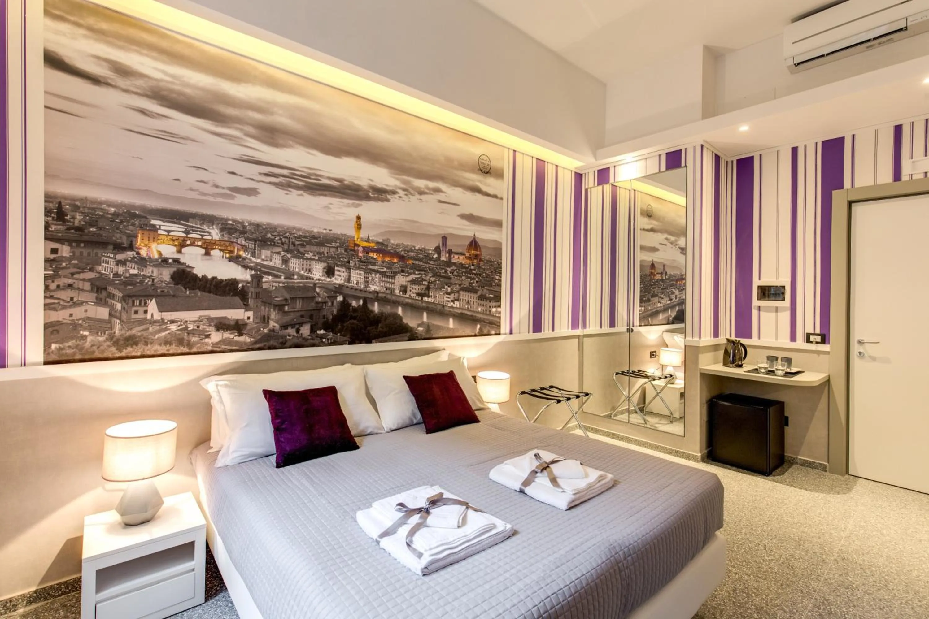 Photo of the whole room, Bed in Grand Tour Rome Suites - Liberty Collection